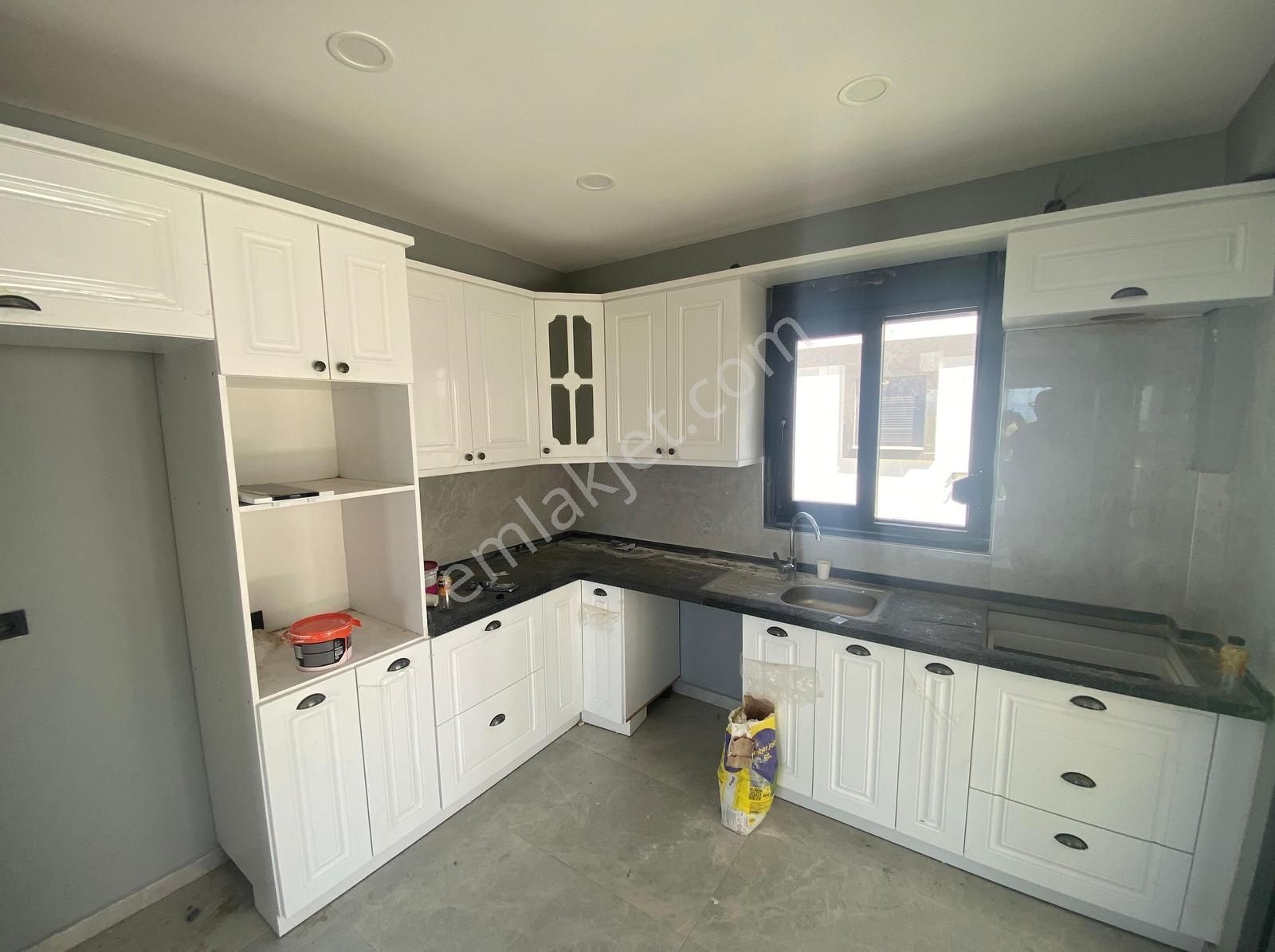 Rw Nefes'ten Altınova'da Denize Sıfır Sitede 3+1 Villa - Görsel 8