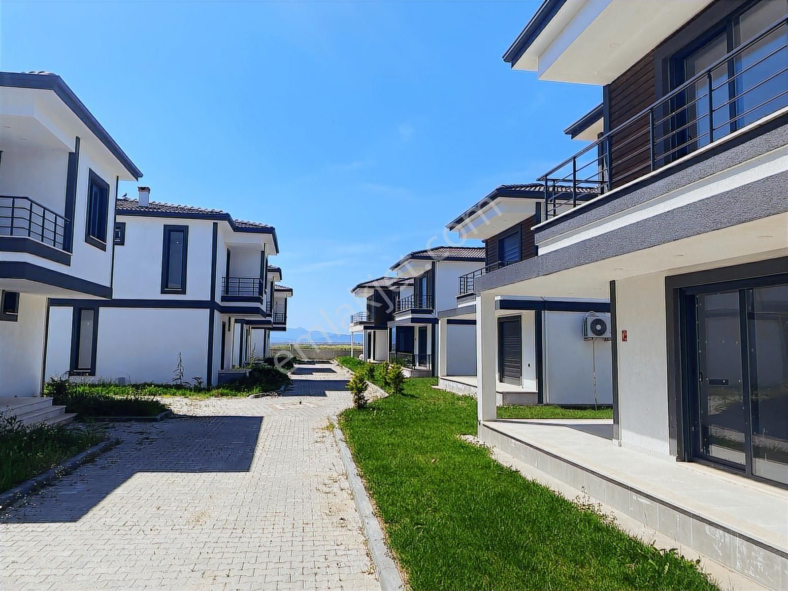 Rw Nefes'ten Altınova'da Denize Sıfır Sitede 3+1 Villa - Görsel 7