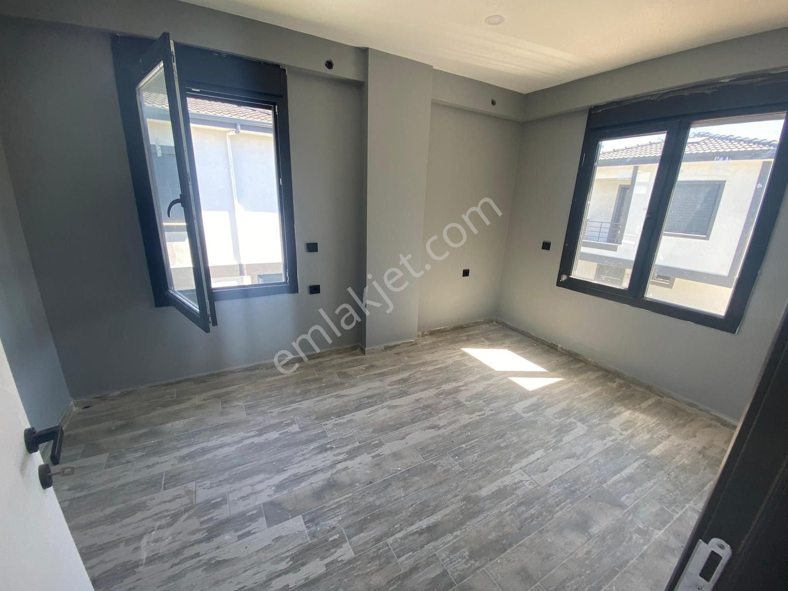 Rw Nefes'ten Altınova'da Denize Sıfır Sitede 3+1 Villa - Görsel 4