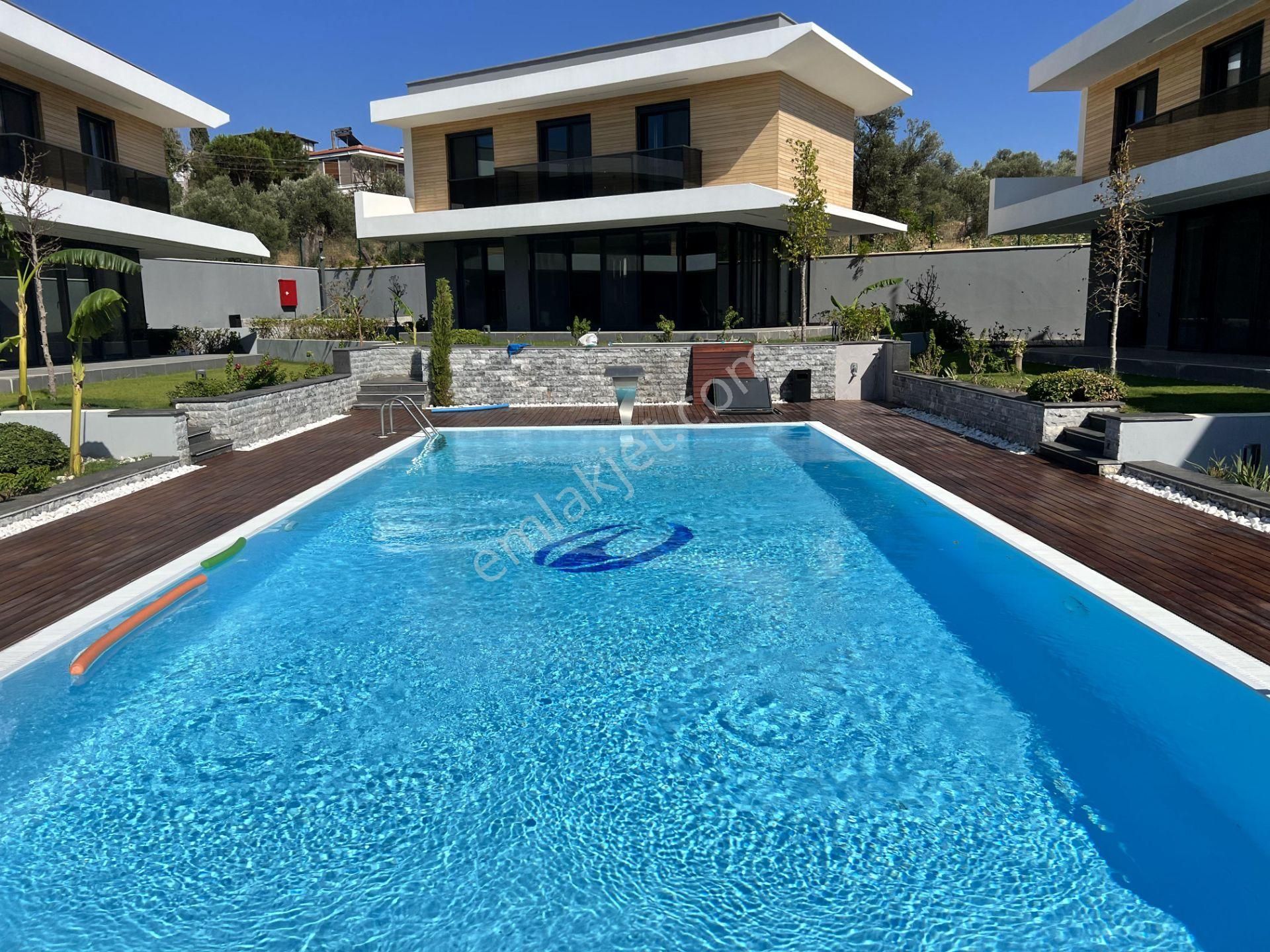 Ayvalık Ta Satılık Muhtesem Villa.yuzme Havuzludur - Görsel 3