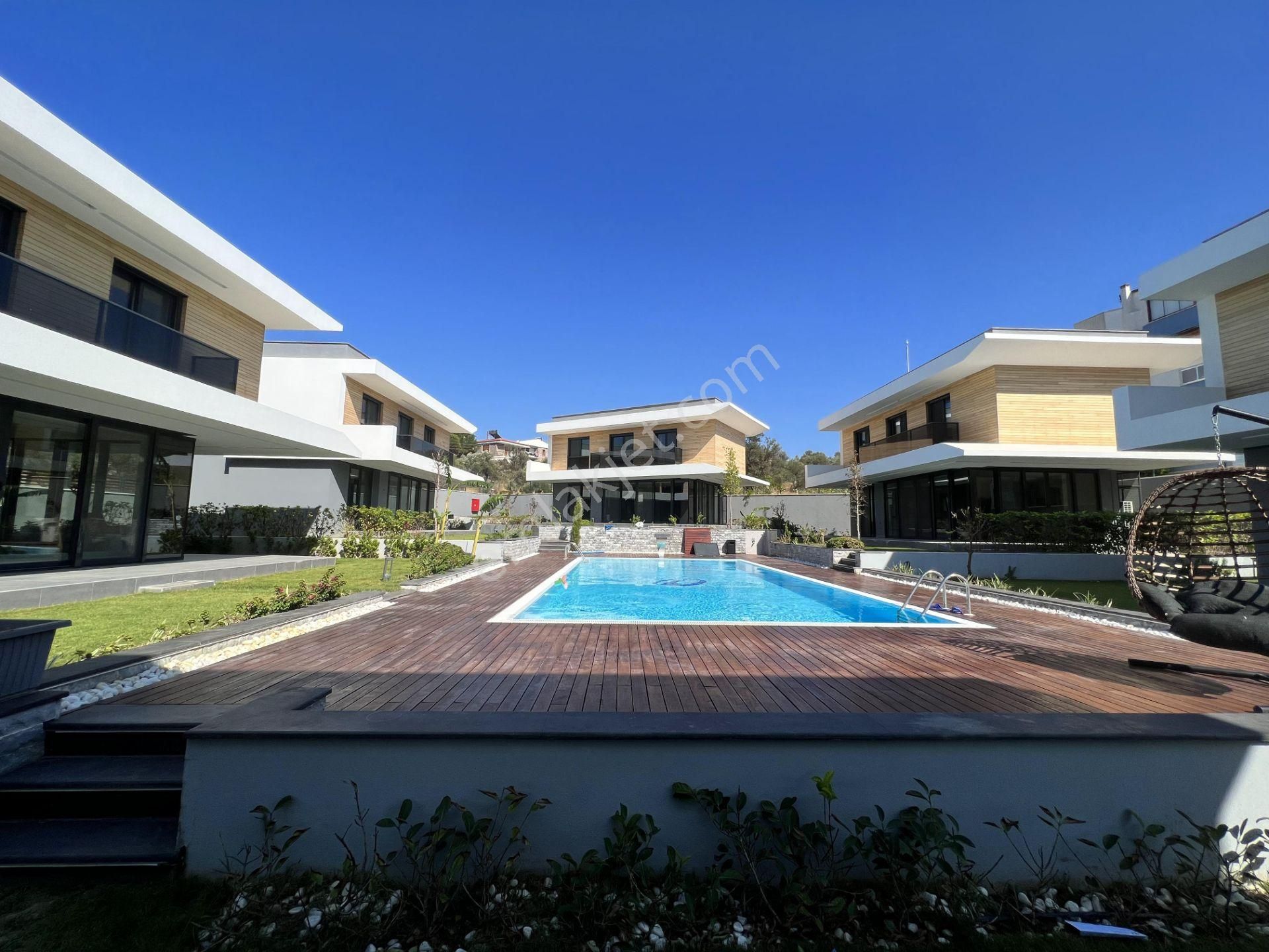 Ayvalık Ta Satılık Muhtesem Villa.yuzme Havuzludur - Görsel 2
