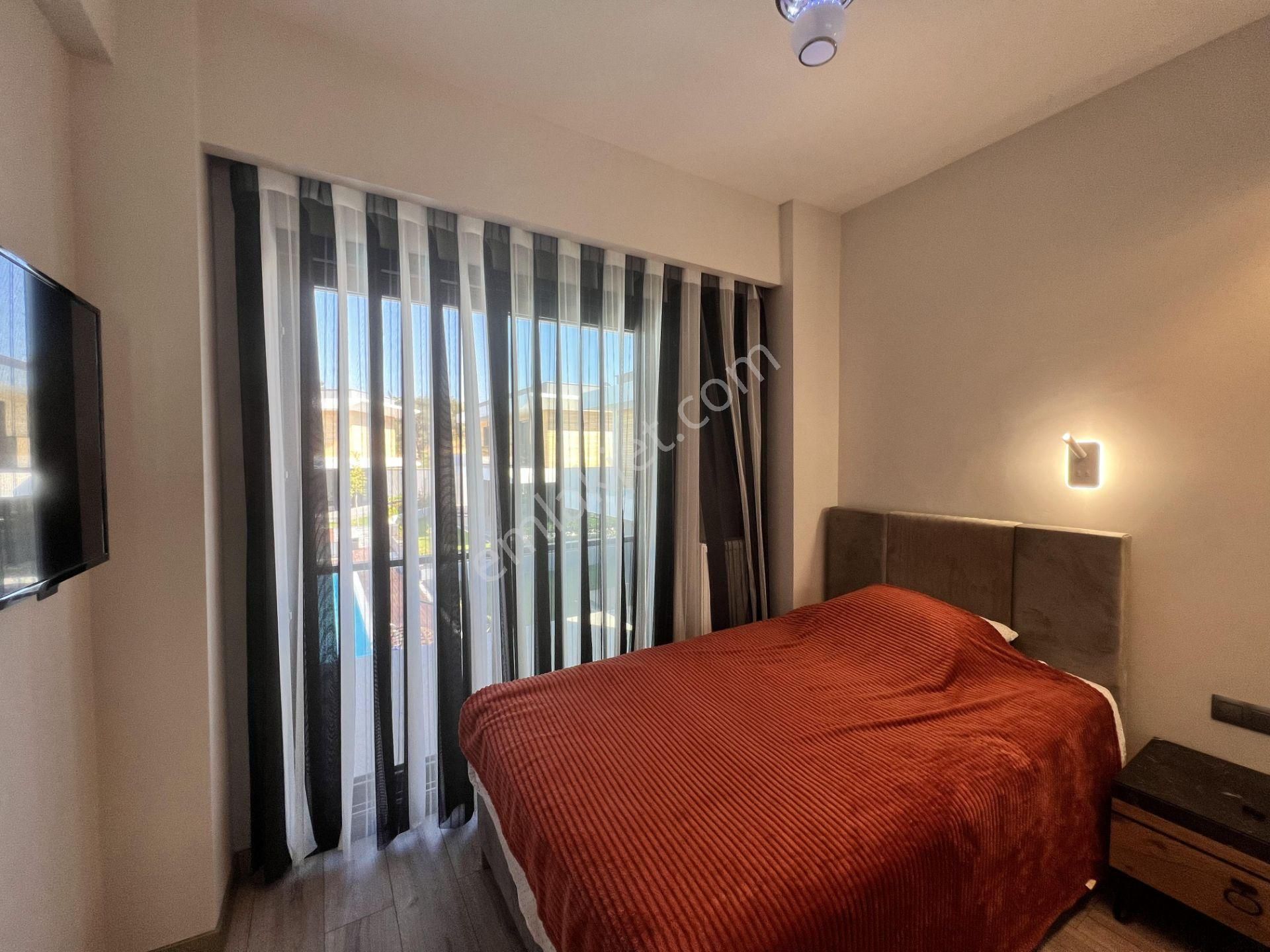 Ayvalık Ta Satılık Muhtesem Villa.yuzme Havuzludur - Görsel 8