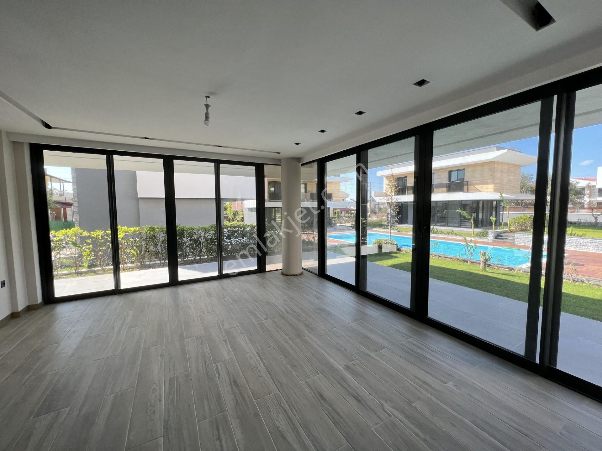 Ayvalık Ta Satılık Muhtesem Villa.yuzme Havuzludur - Görsel 7
