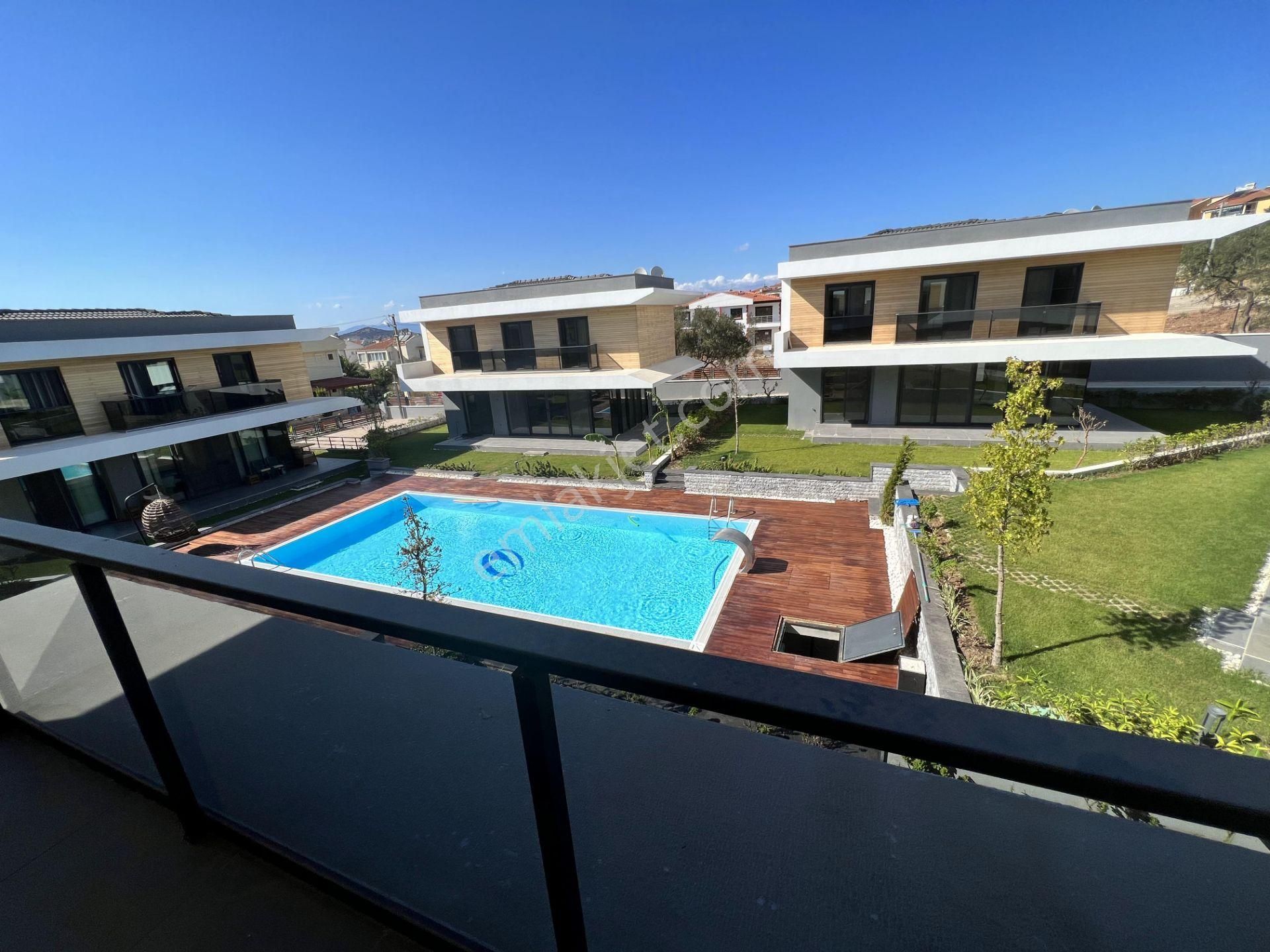 Ayvalık Ta Satılık Muhtesem Villa.yuzme Havuzludur - Görsel 12