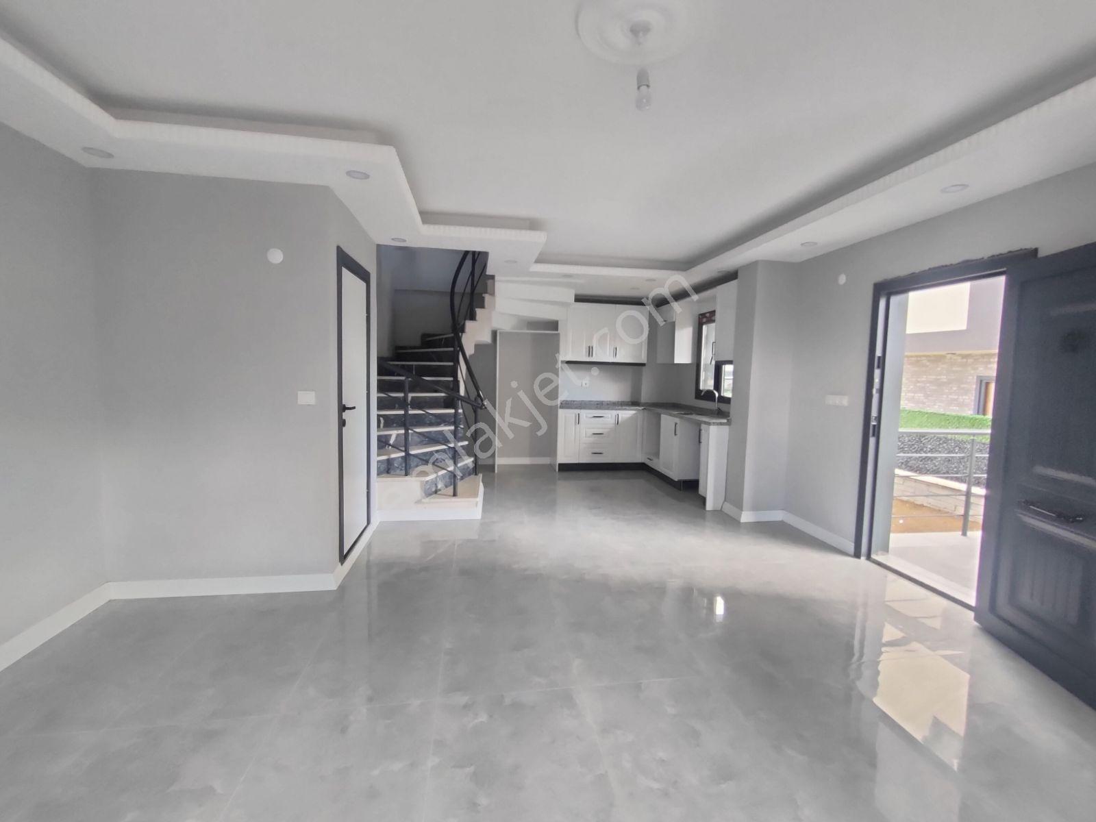 Köşe Başı Büyük Bahçeli Ayrık İkiz Villa #kartallar'dan# - Görsel 9