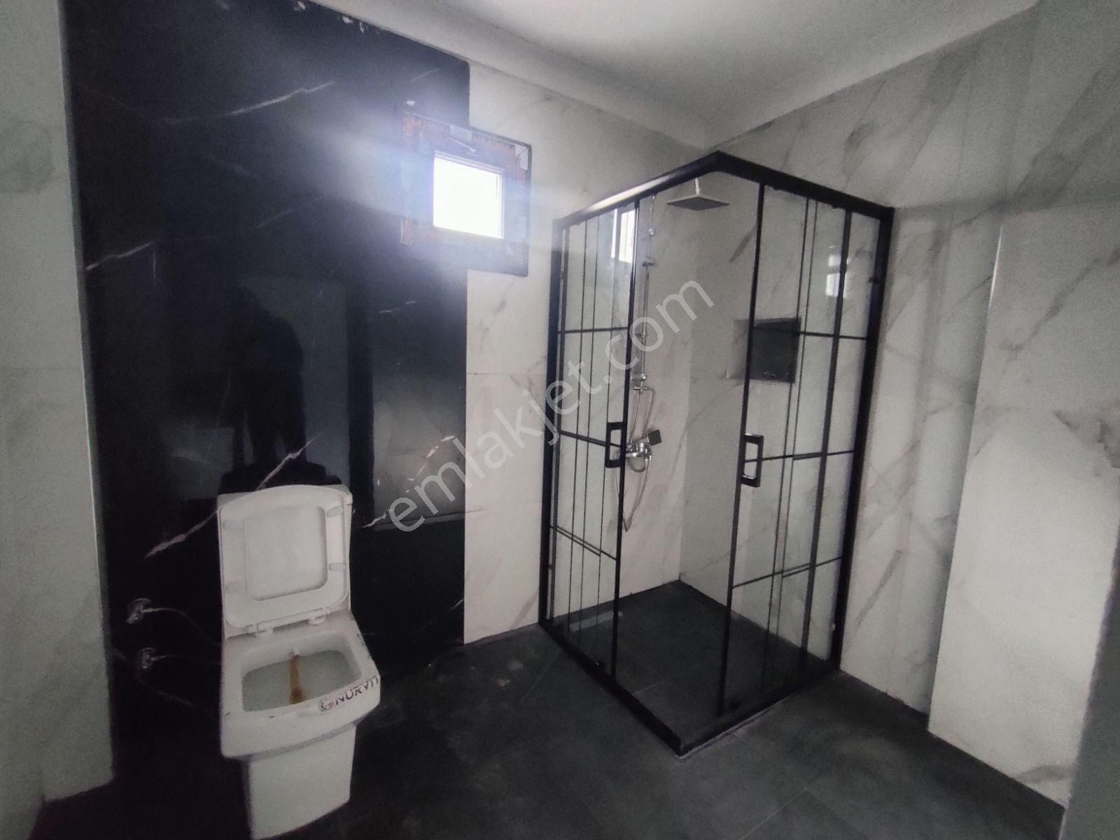 Denize Yakın Merkezi Konumlu Köşe Başı Villa/kartallar'dan/ - Görsel 15