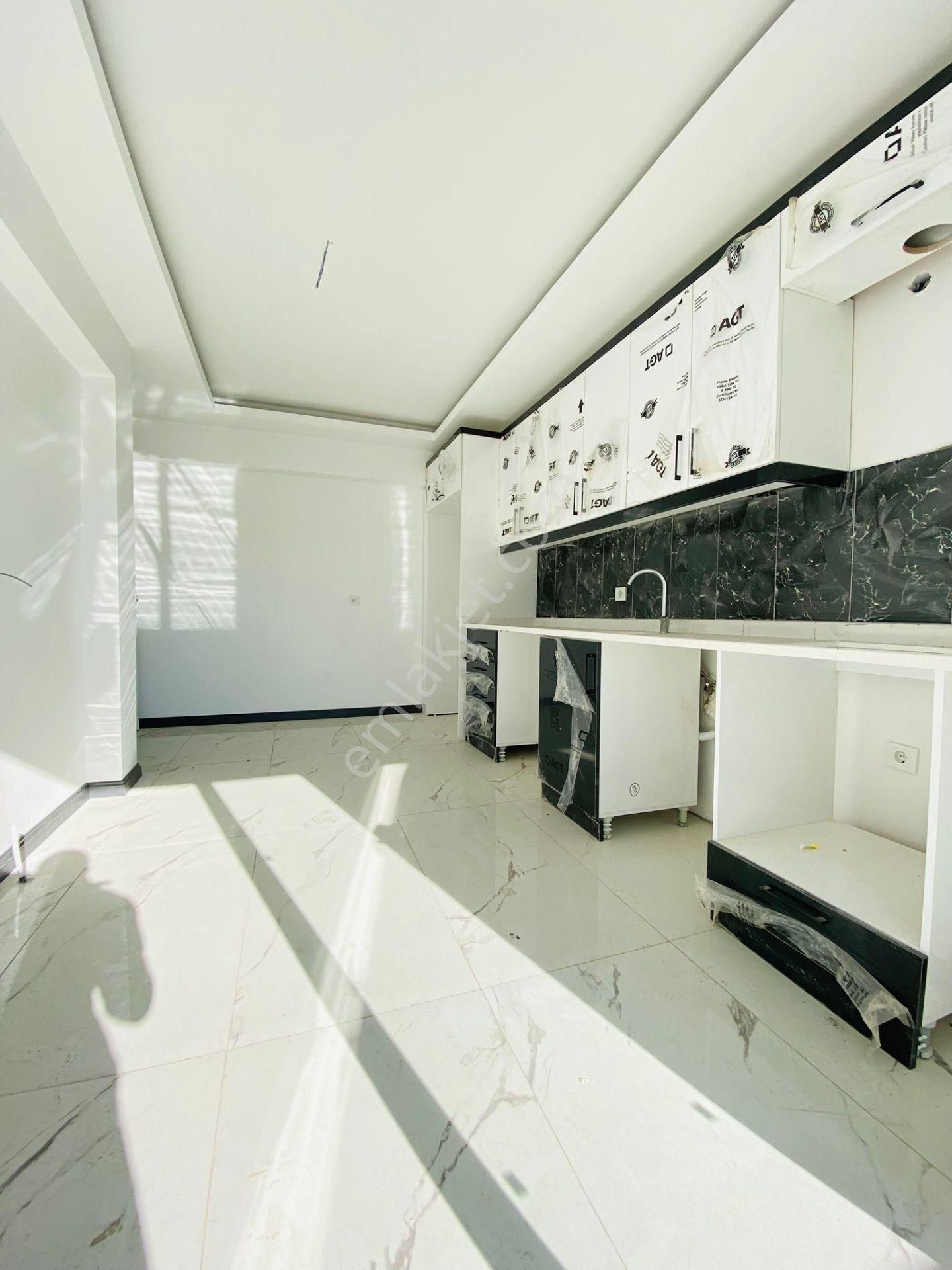 Boğaziçi Samsun Yolu Cephe Sıfır Bina Katta Satılık 3+1 Daire !!! - Görsel 4