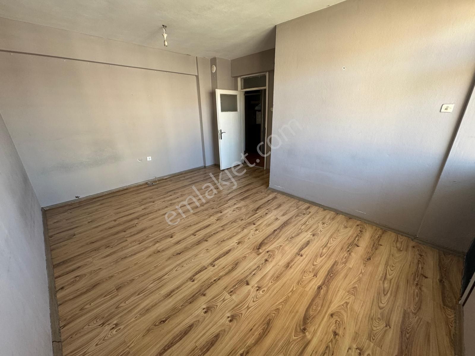 Kentsel Dönüşüme Uygun Önü Açık Geniş 3+1