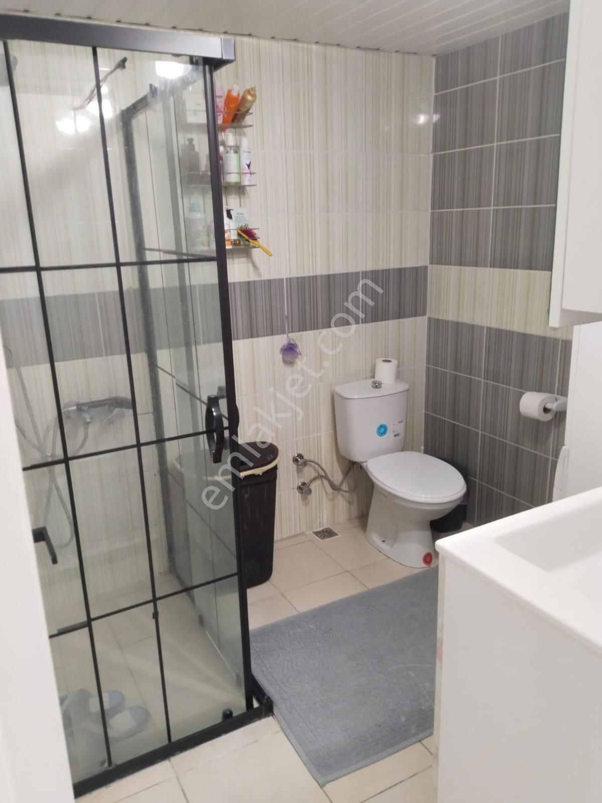 Dutlubahçe 'de Doğalgazlı Ayrı Mutfaklı Geniş 3+1 - Görsel 9