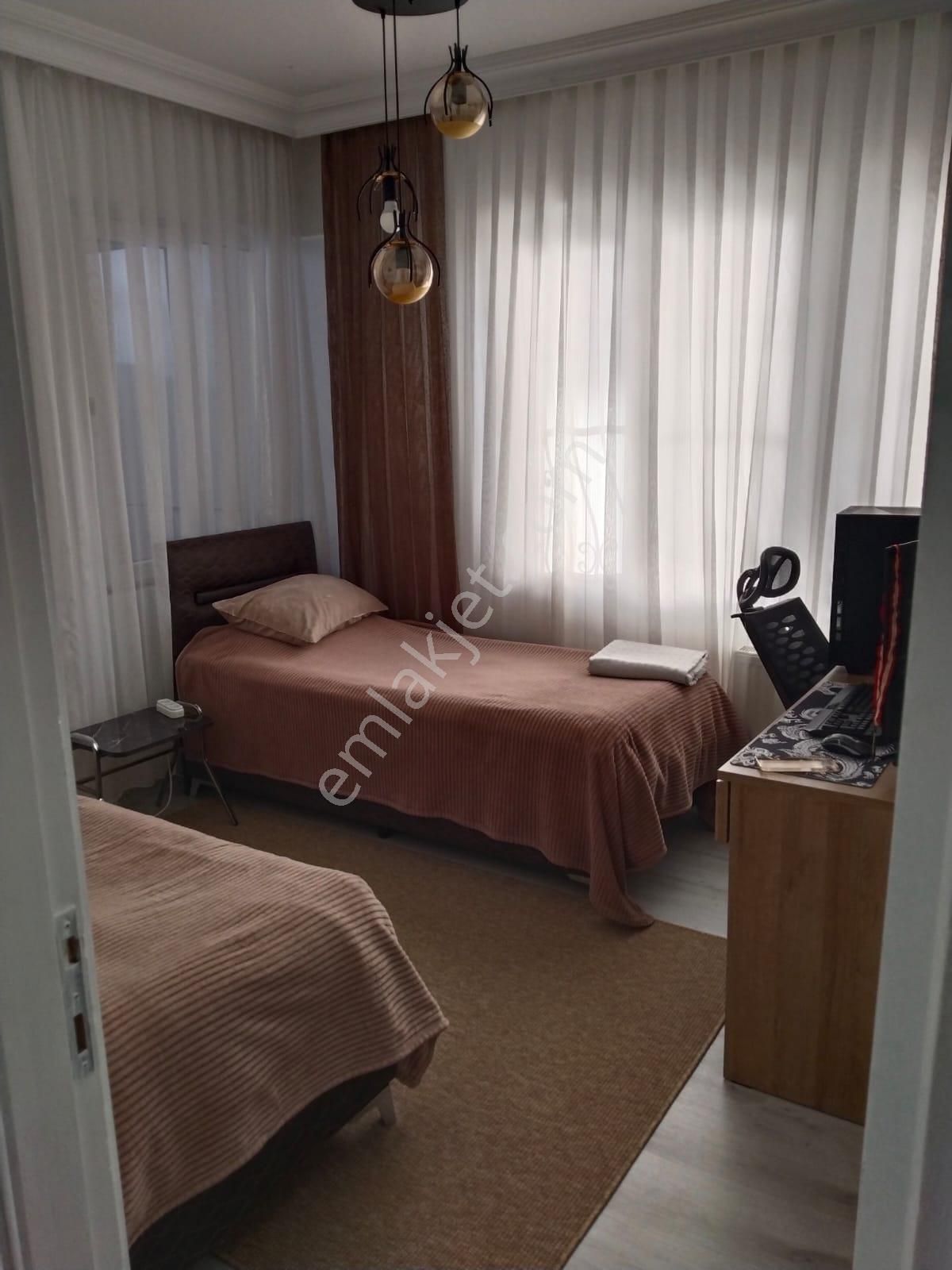 Dutlubahçe 'de Doğalgazlı Ayrı Mutfaklı Geniş 3+1 - Görsel 14