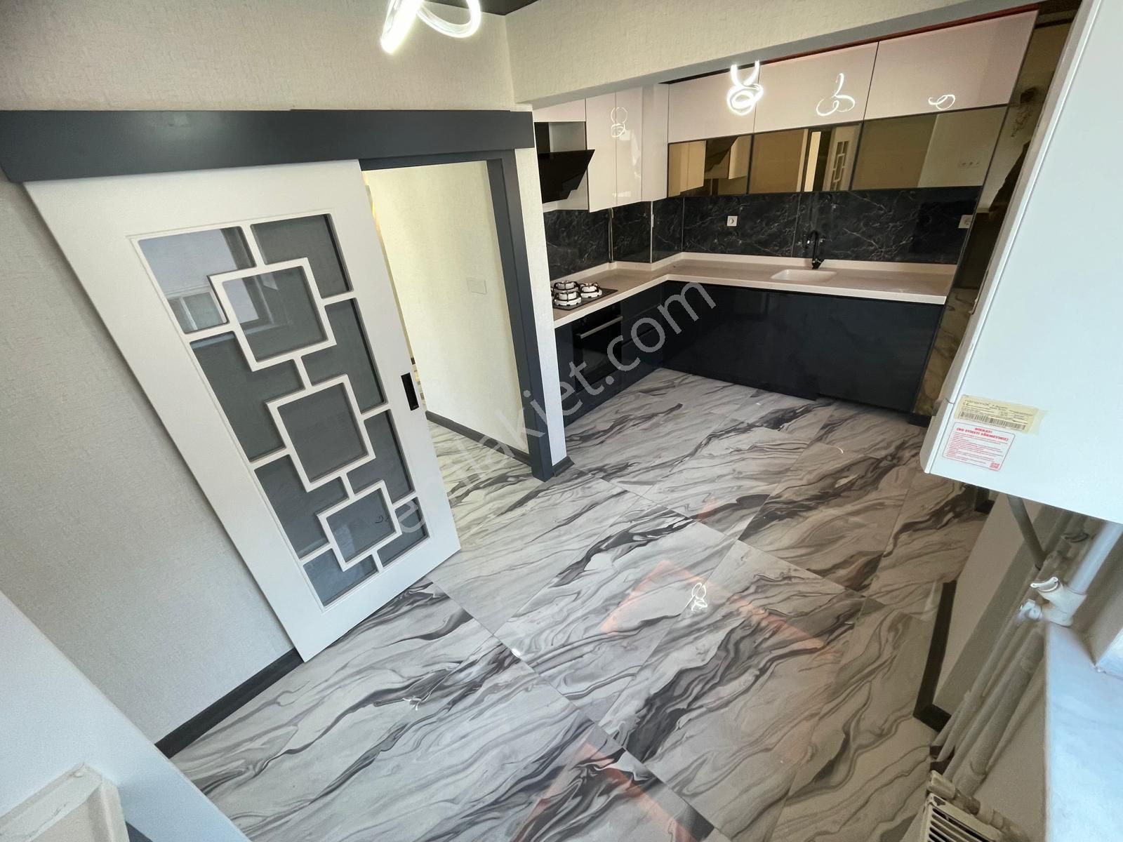 Sincan Akşemsettin Mah.'de Satılık 4+1 3 Balkonlu Teraslı Daire - Görsel 2