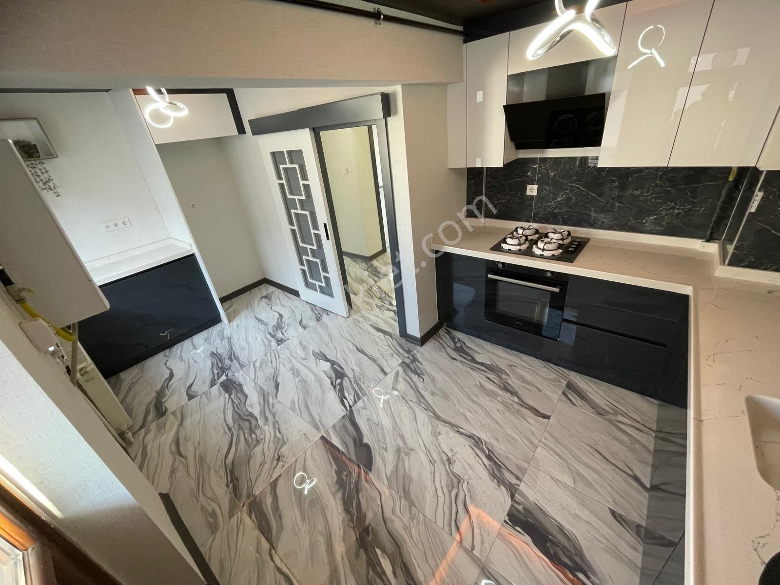 Sincan Akşemsettin Mah.'de Satılık 4+1 3 Balkonlu Teraslı Daire - Görsel 8