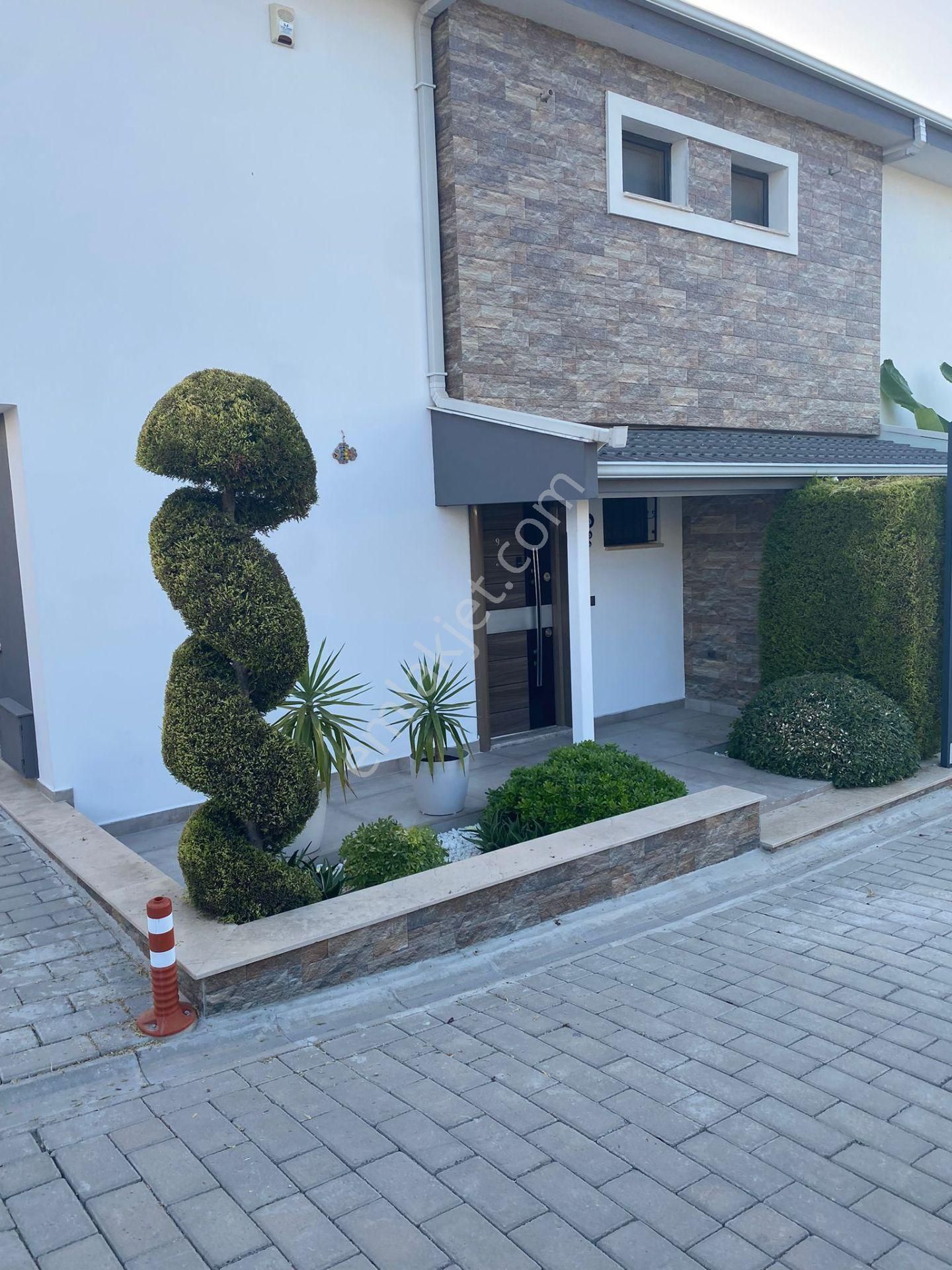 Soğucak'ta 3+1 Bahçeli Villa - Görsel 27