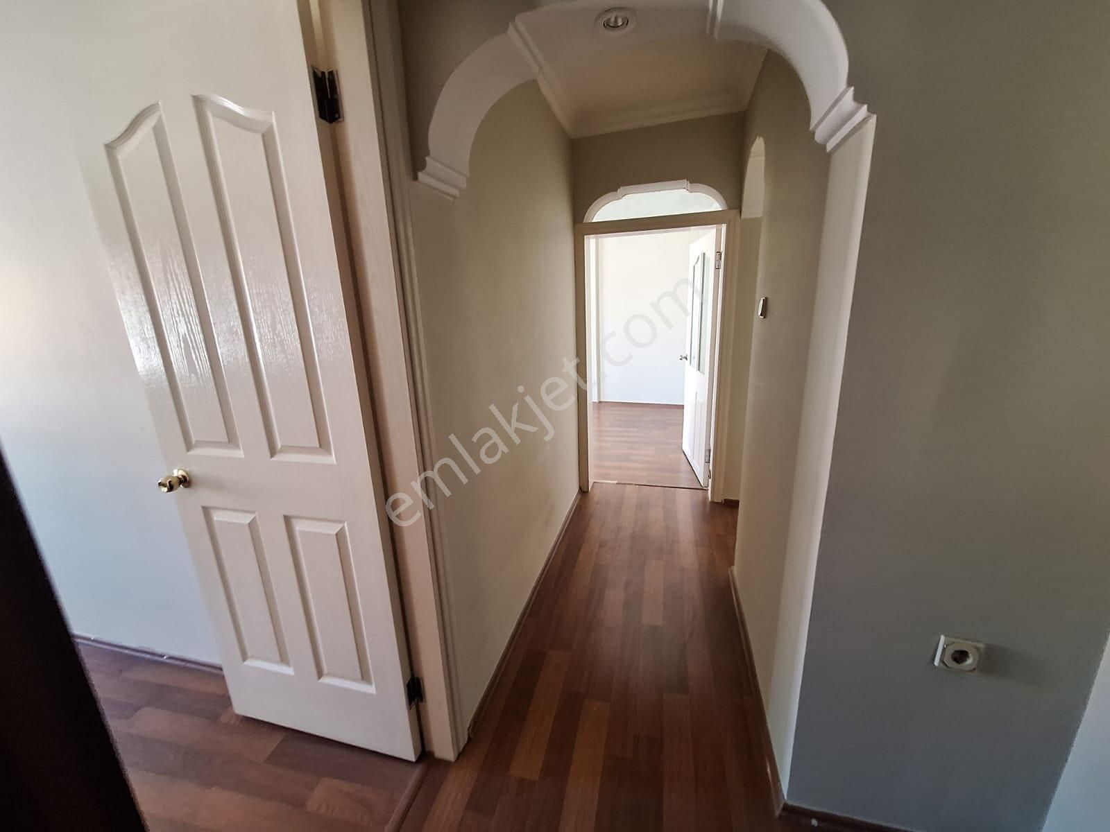 Göztepe Metro Tıranvay Sahileyakın Mitatpaşa Cad Yurme Mesafesinde - Görsel 10