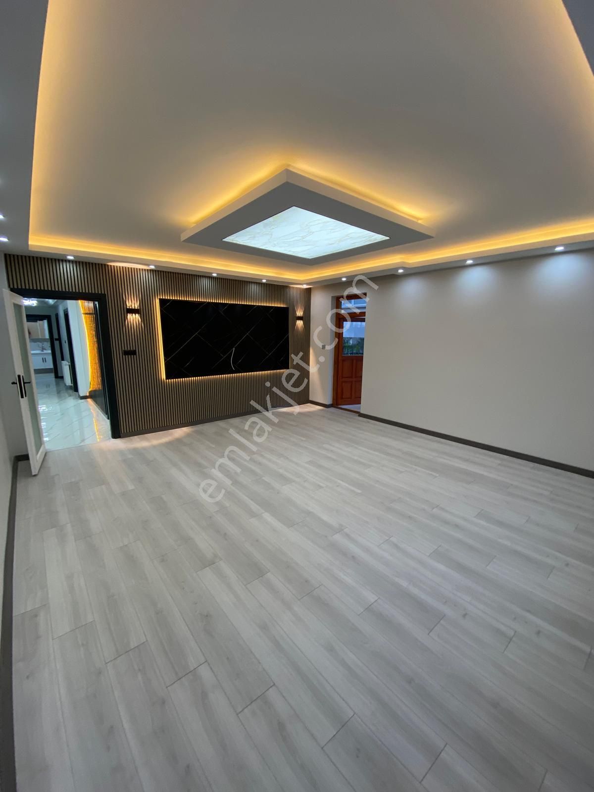 Bilgen Vatan'dan Bağlarbaşı Cadde Üzeri Megalüks Yapılı Masrafsız Asansörlü 3+1 Satılık Ön Cephe - Görsel 5