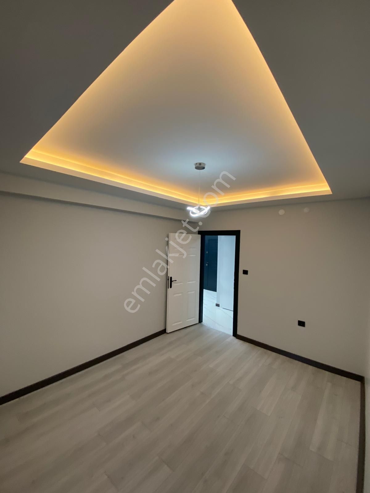 Bilgen Vatan'dan Bağlarbaşı Cadde Üzeri Megalüks Yapılı Masrafsız Asansörlü 3+1 Satılık Ön Cephe - Görsel 18