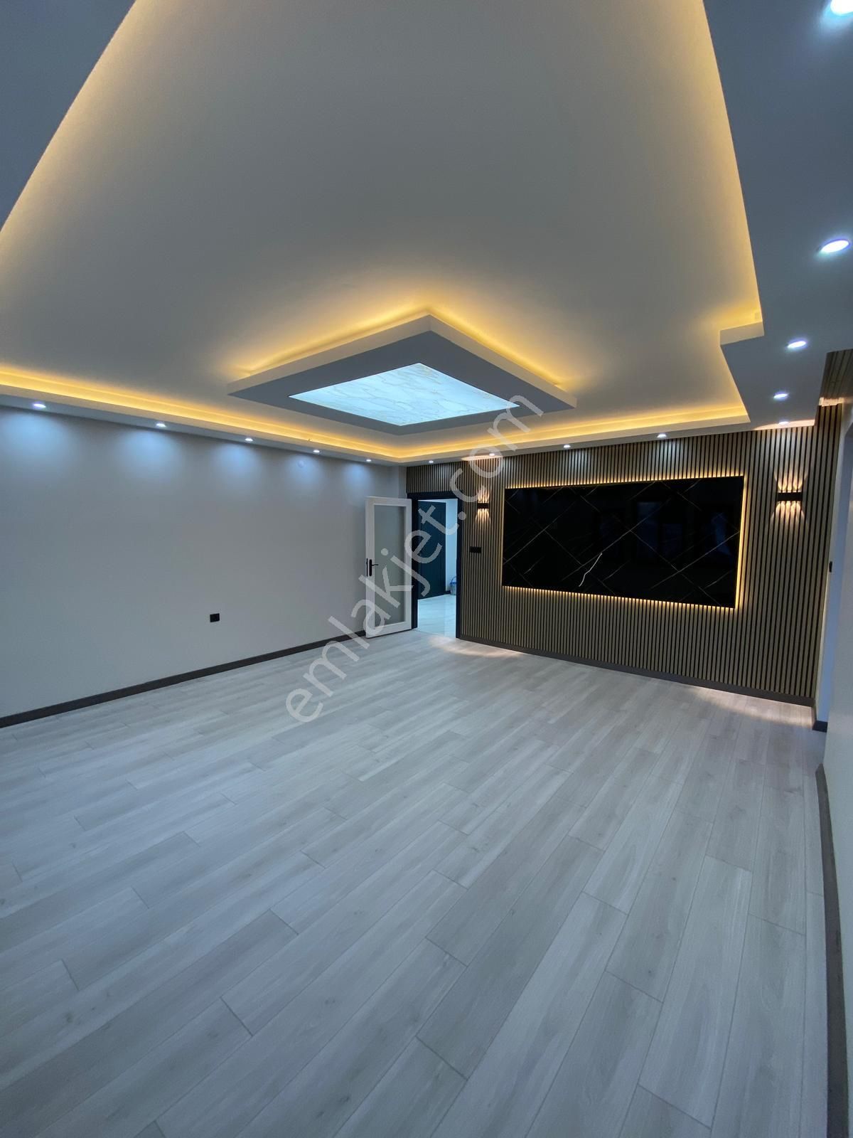 Bilgen Vatan'dan Bağlarbaşı Cadde Üzeri Megalüks Yapılı Masrafsız Asansörlü 3+1 Satılık Ön Cephe - Görsel 4