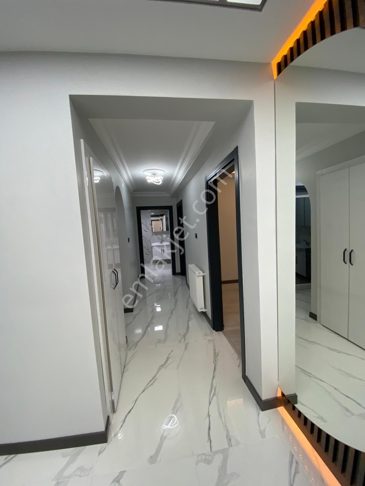 Bilgen Vatan'dan Bağlarbaşı Cadde Üzeri Megalüks Yapılı Masrafsız Asansörlü 3+1 Satılık Ön Cephe - Görsel 10