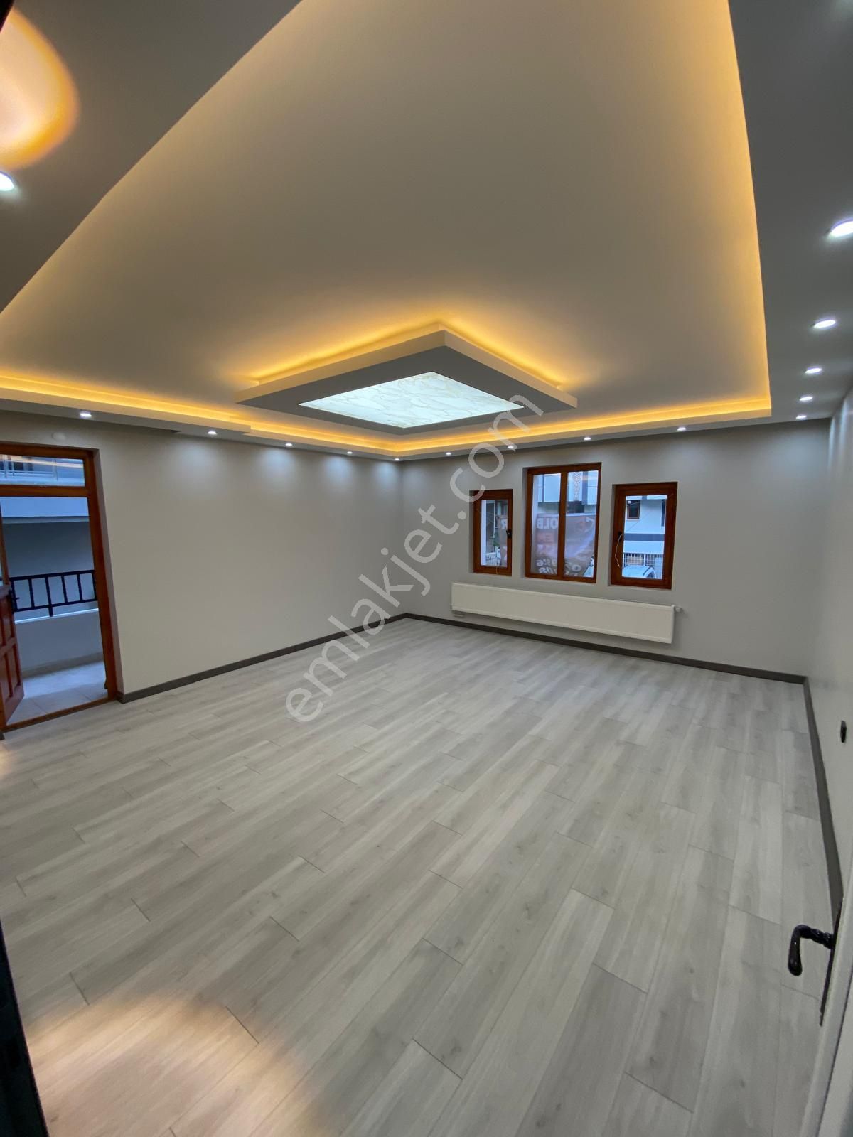 Bilgen Vatan'dan Bağlarbaşı Cadde Üzeri Megalüks Yapılı Masrafsız Asansörlü 3+1 Satılık Ön Cephe - Görsel 6