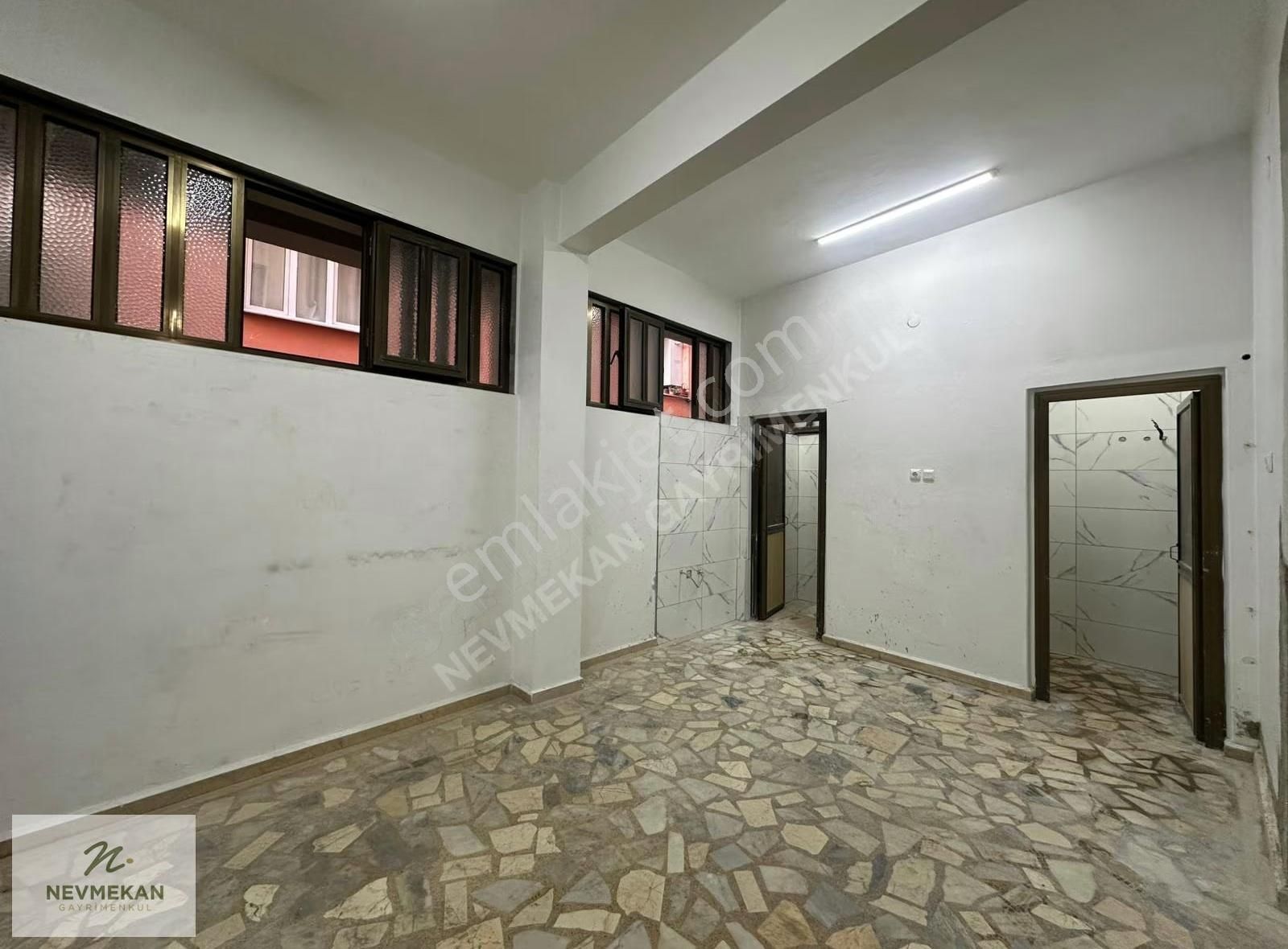 Nevmekan Gayrimenkul'den Merkezi Konumda Y.giriş Kiralık Dükkan - Görsel 9