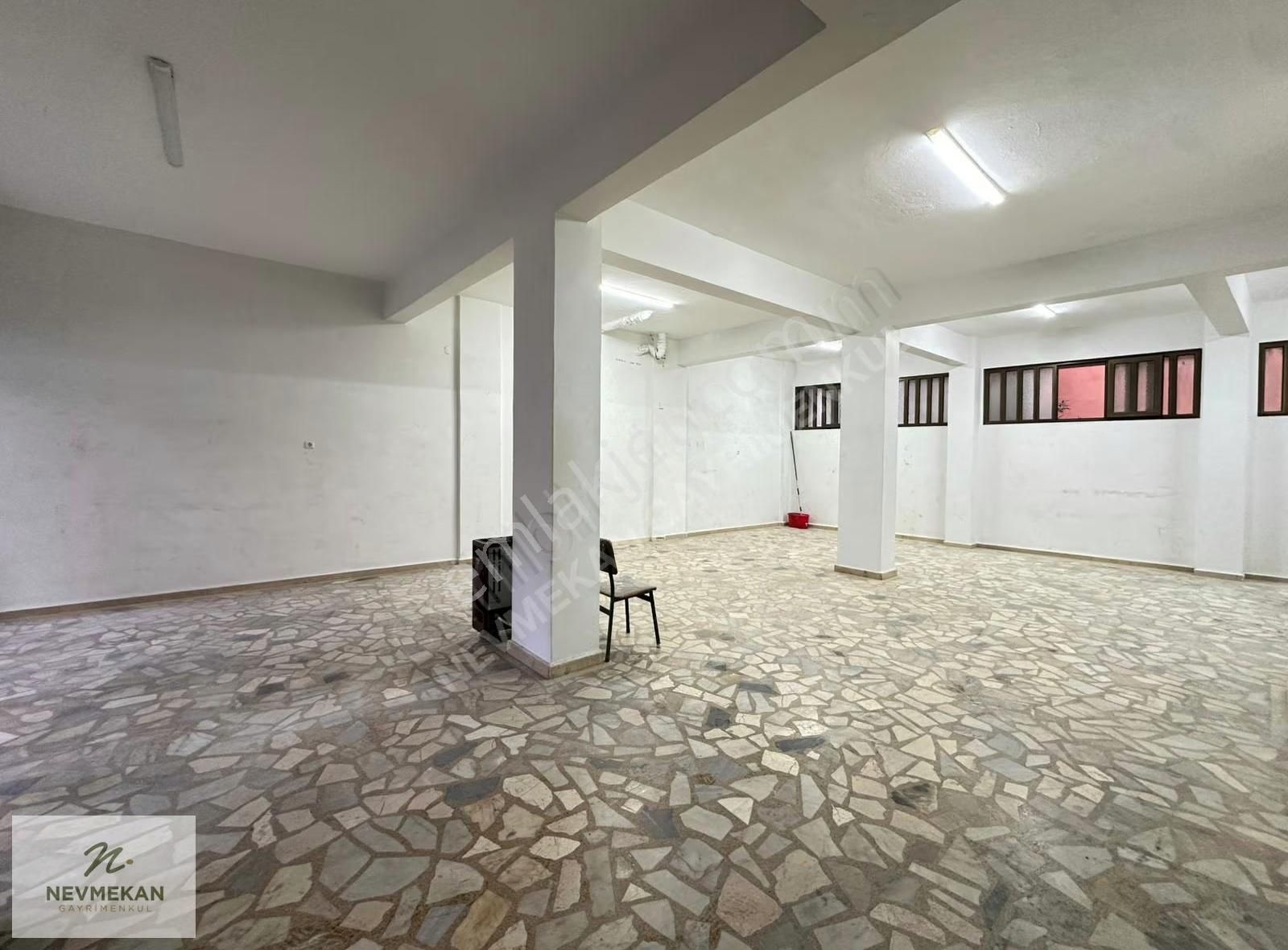 Nevmekan Gayrimenkul'den Merkezi Konumda Y.giriş Kiralık Dükkan - Görsel 7