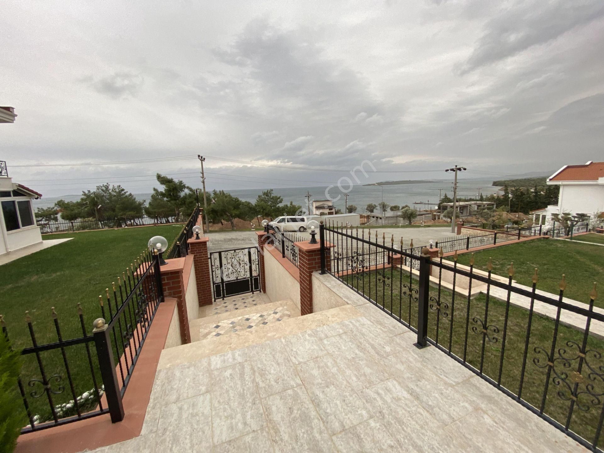 Balıkesir Ayvalık Ta Satılık Villa.denize 90 Metre Mesafede