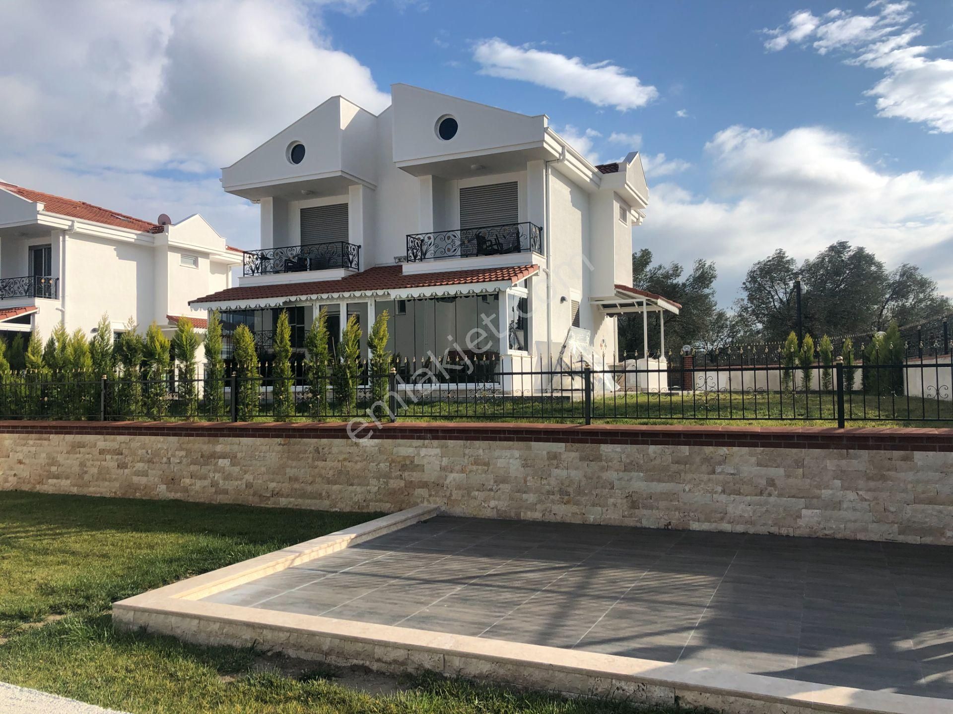 Balıkesir Ayvalık Ta Satılık Villa.denize 90 Metre Mesafede - Görsel 4