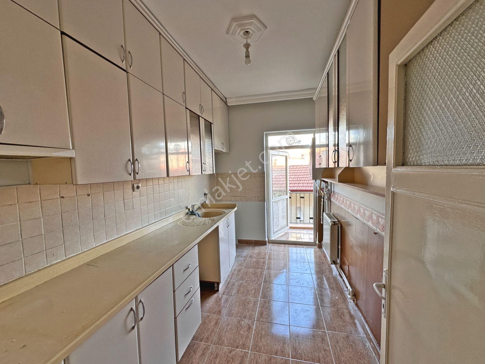 Dikimevi Metro Yakınında Ara Katta Ön Cephede 3+1 Kiralık Daire - Görsel 21