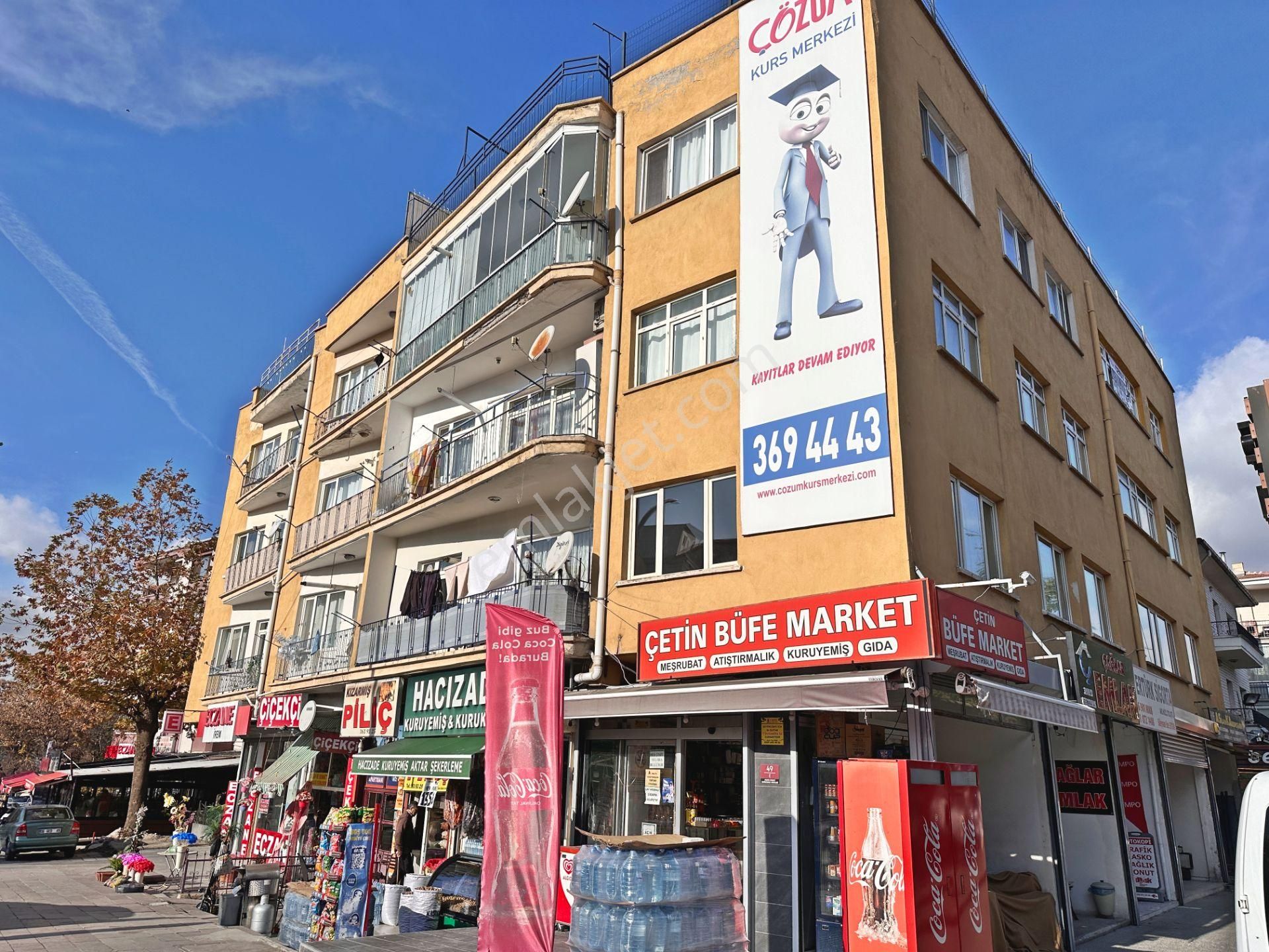 Dikimevi Metro Yakınında Ara Katta Ön Cephede 3+1 Kiralık Daire - Görsel 32