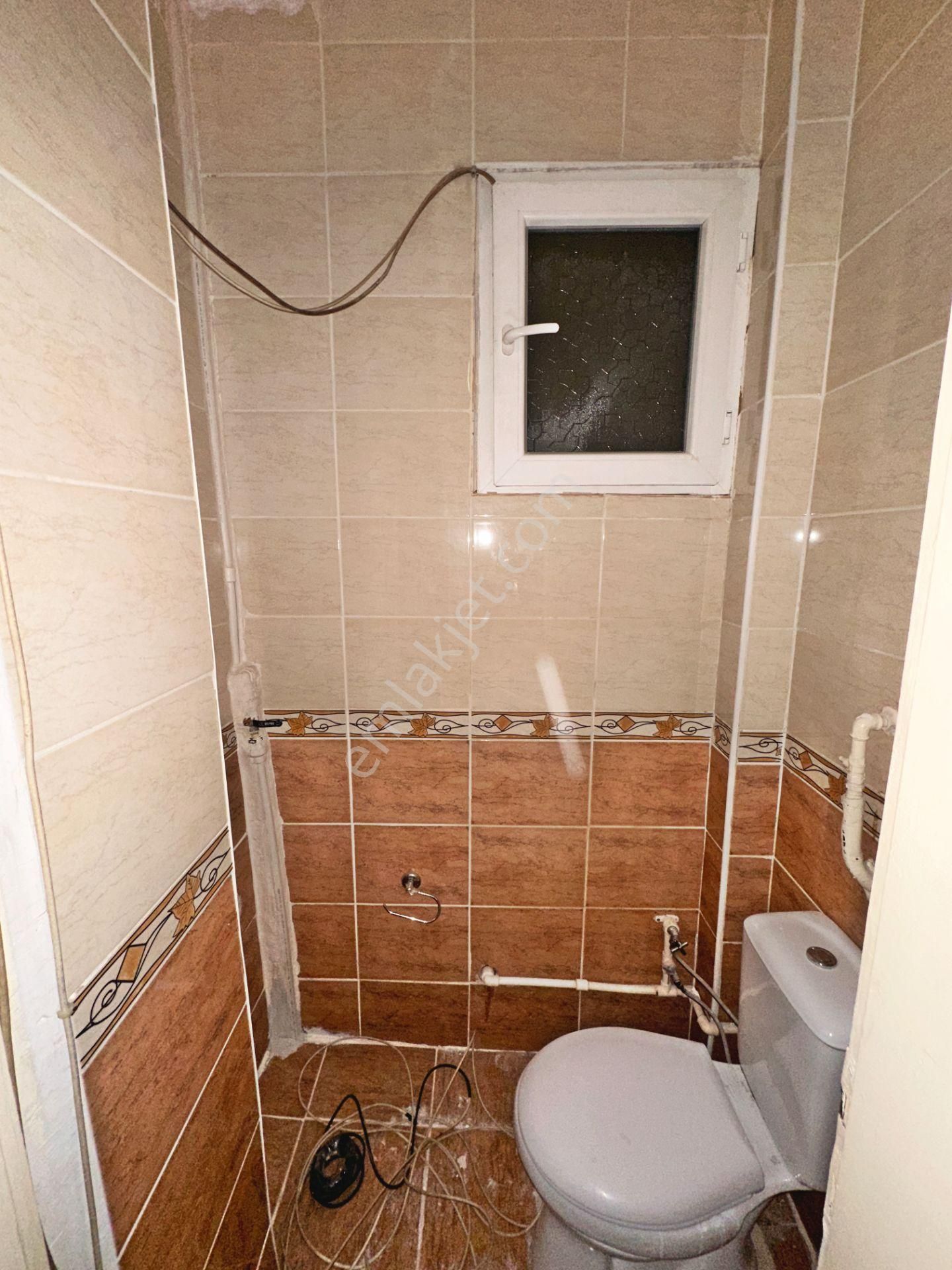 Dikimevi Metro Yakınında Ara Katta Ön Cephede 3+1 Kiralık Daire - Görsel 16