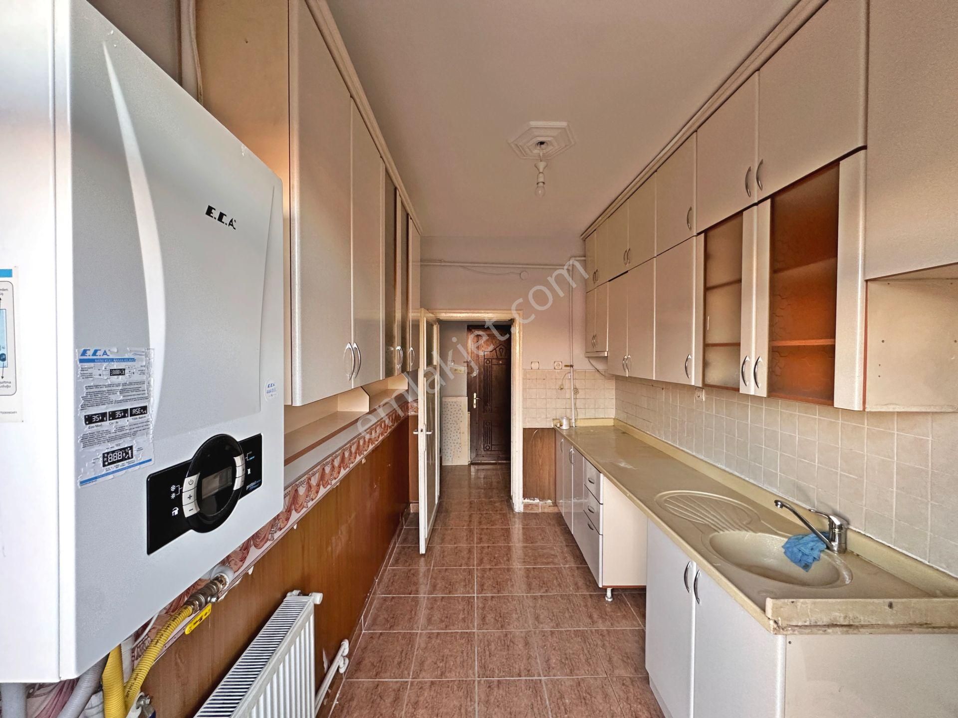 Dikimevi Metro Yakınında Ara Katta Ön Cephede 3+1 Kiralık Daire - Görsel 24