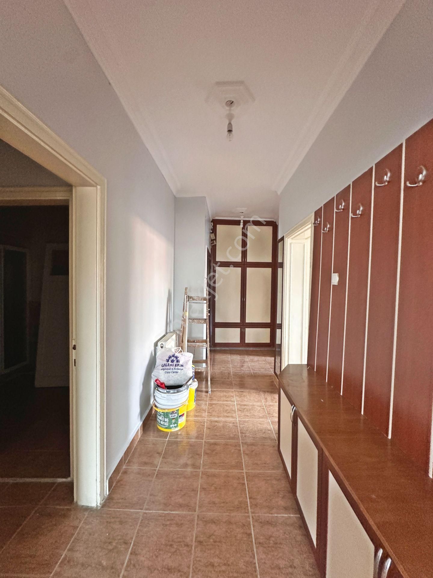 Dikimevi Metro Yakınında Ara Katta Ön Cephede 3+1 Kiralık Daire - Görsel 15