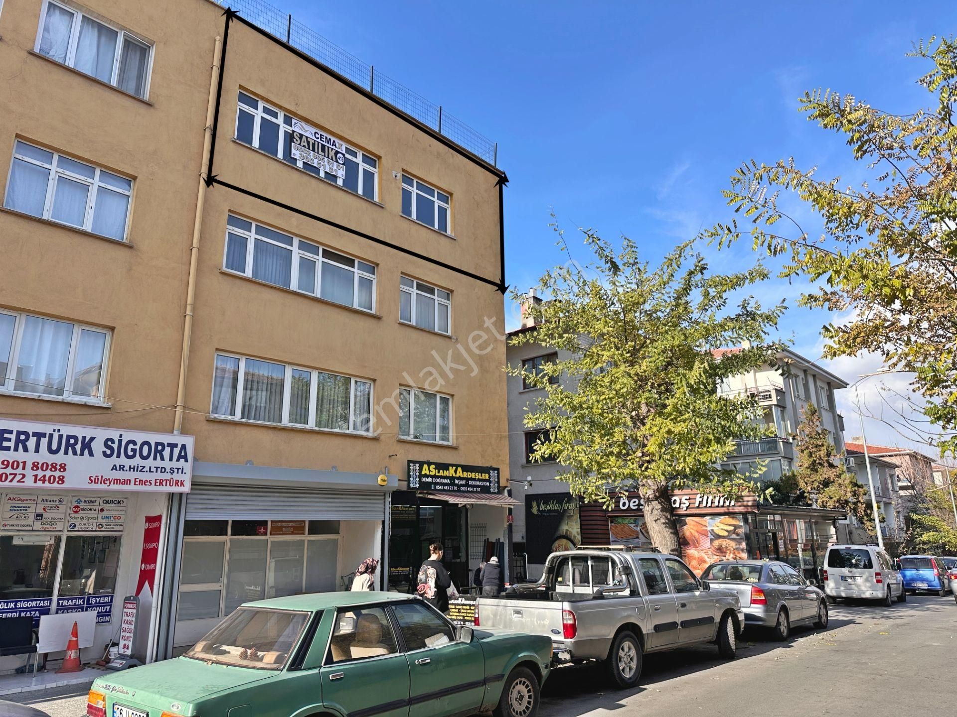 Dikimevi Metro Yakınında Ara Katta Ön Cephede 3+1 Kiralık Daire - Görsel 29