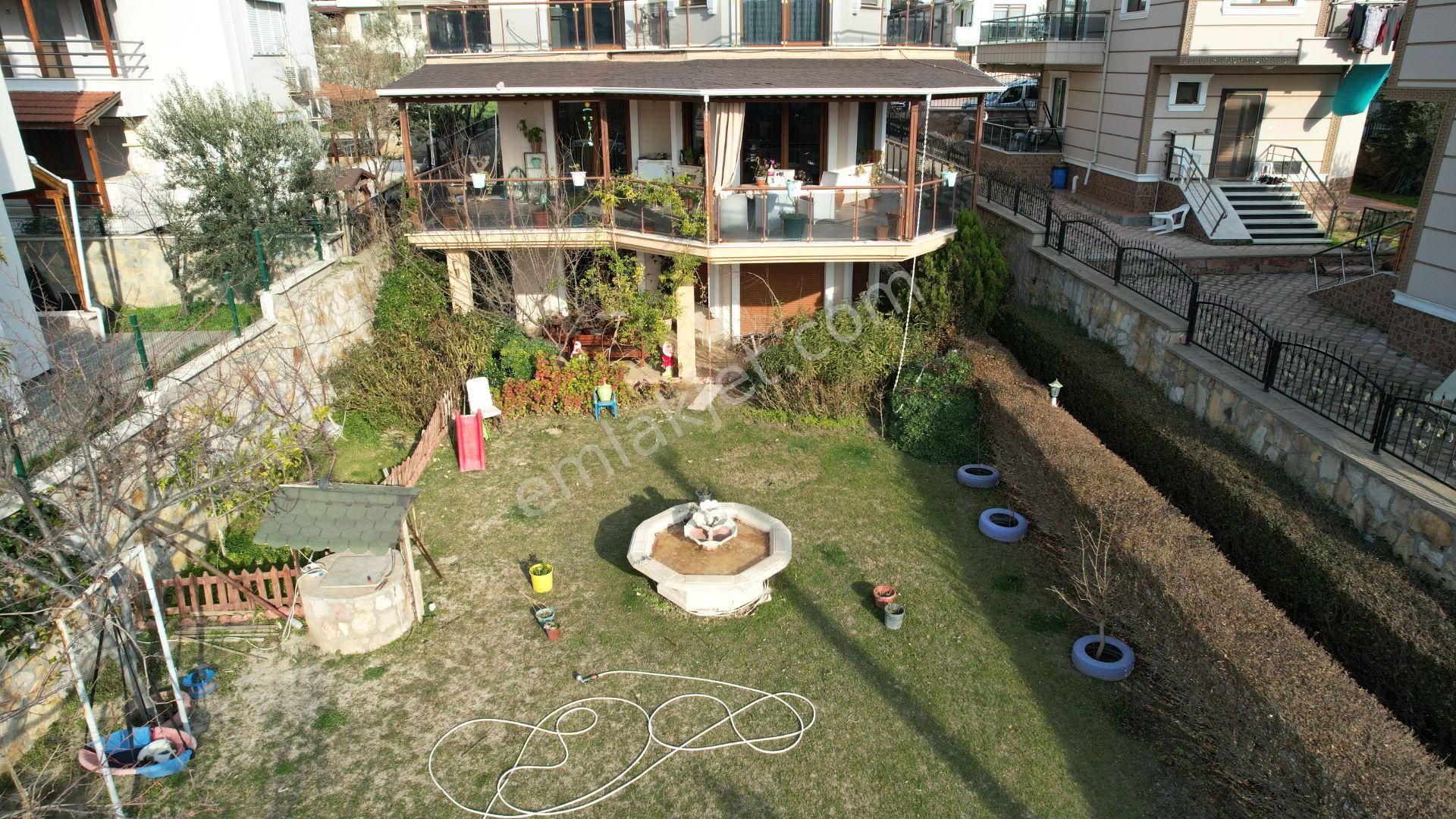 Ayvalikta Satilik Mukemmel Tripleks Villa - Görsel 34