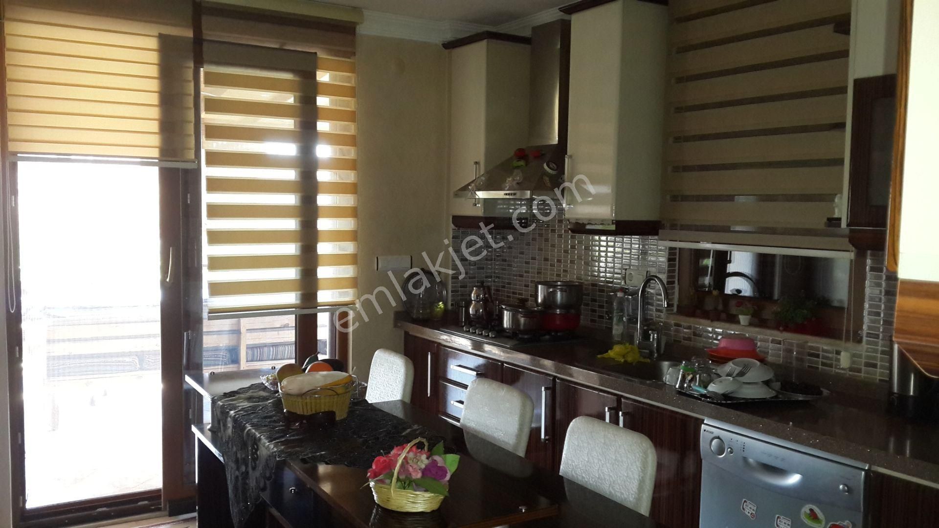 Ayvalikta Satilik Mukemmel Tripleks Villa - Görsel 4