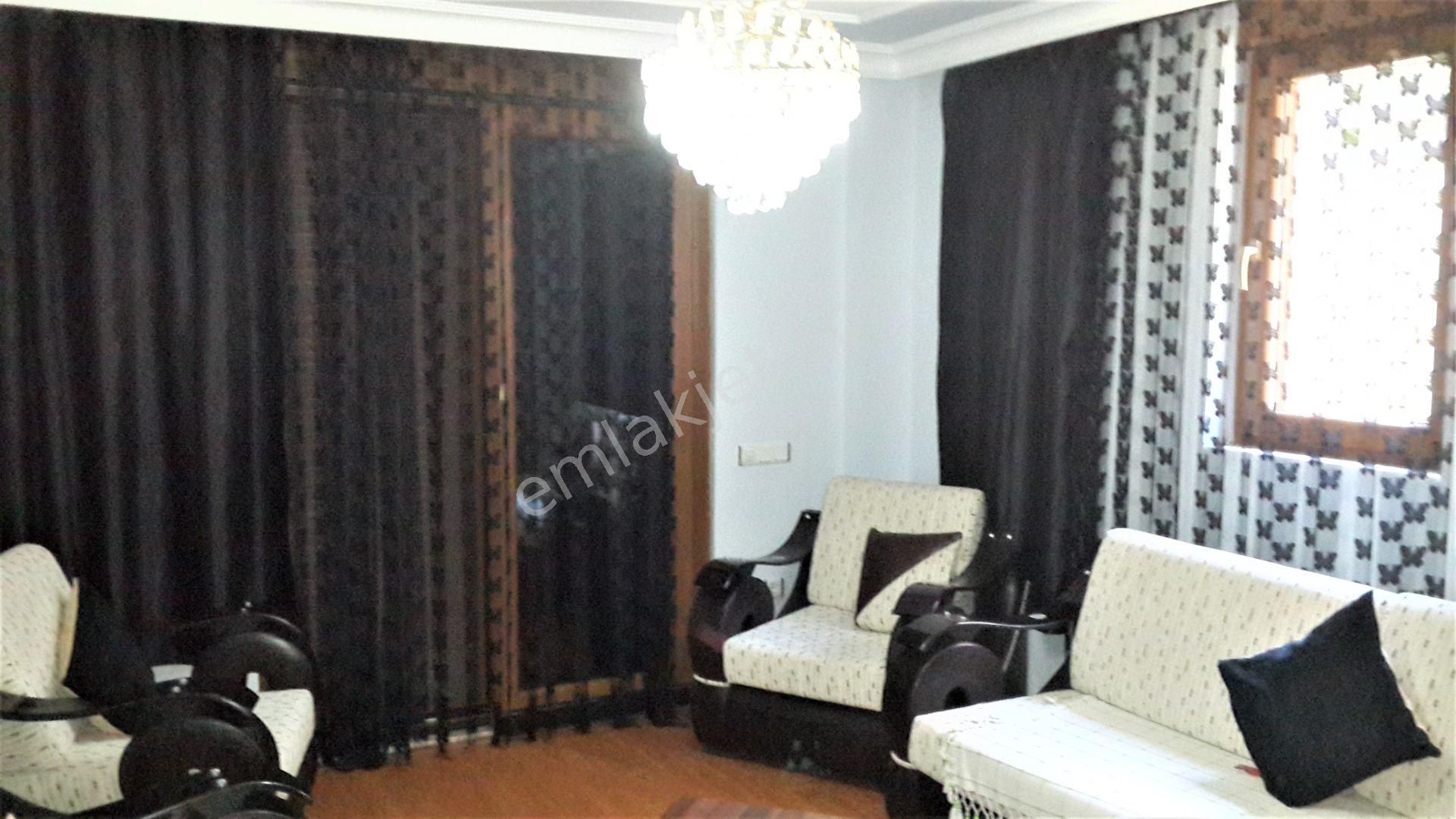 Ayvalikta Satilik Mukemmel Tripleks Villa - Görsel 11