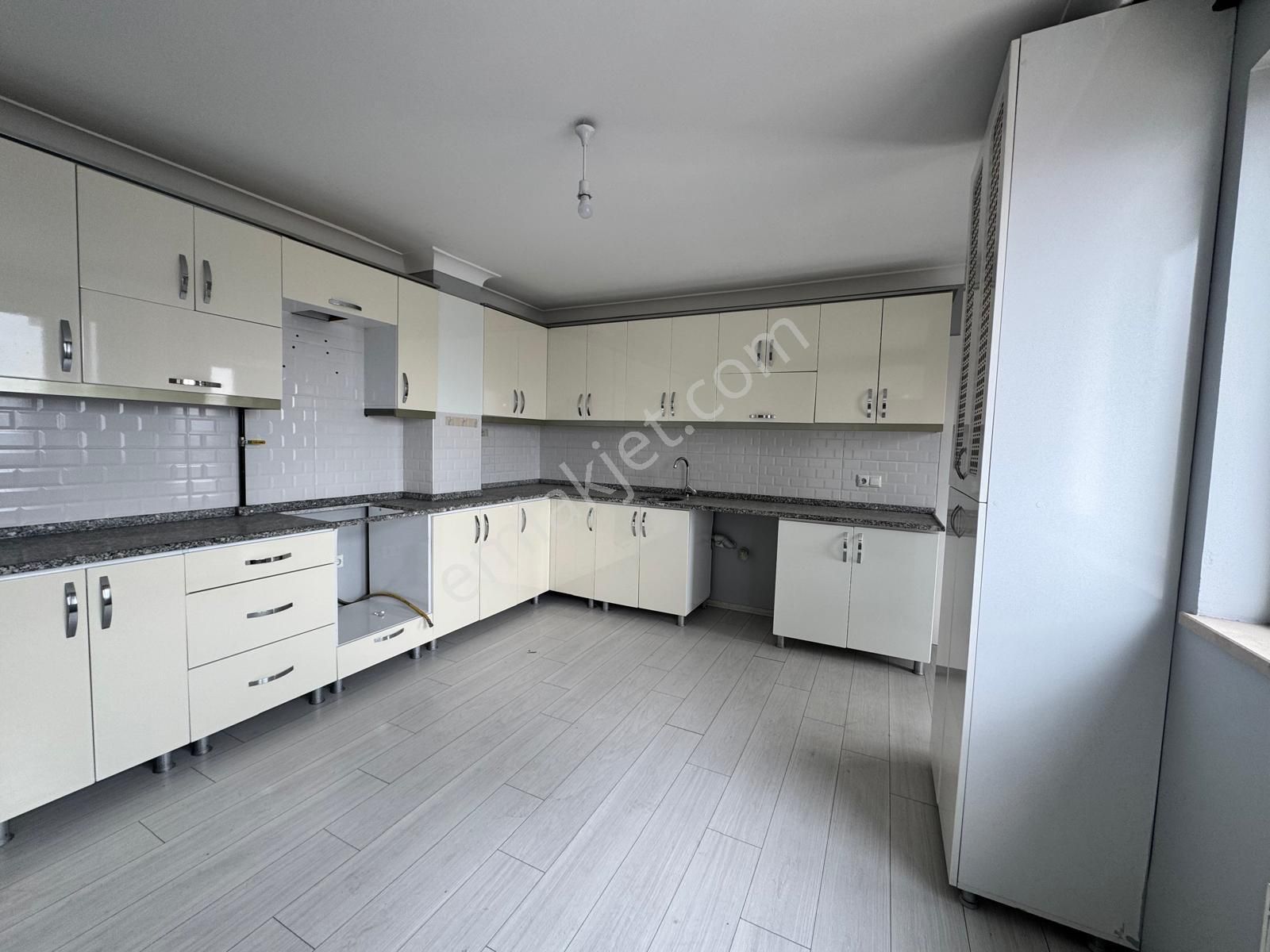 Mutlu'da Çift Girişli Manzaralı 5+1 Dubleks Fırsatı..!