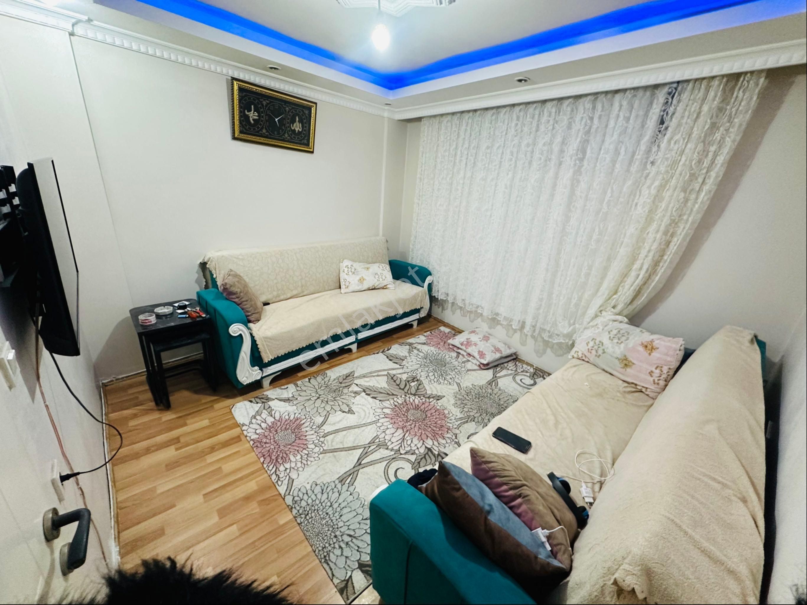 Tramvay Dibinde Caddeye Yakın 2+1 80m2 Satılık Bahçe Katı