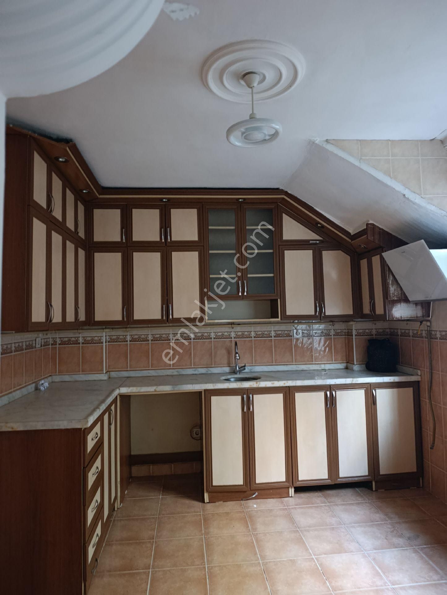 Araz Gayrimenkul 75 Yıl Mah.satılık 3+1 Bodrum Daire - Görsel 8