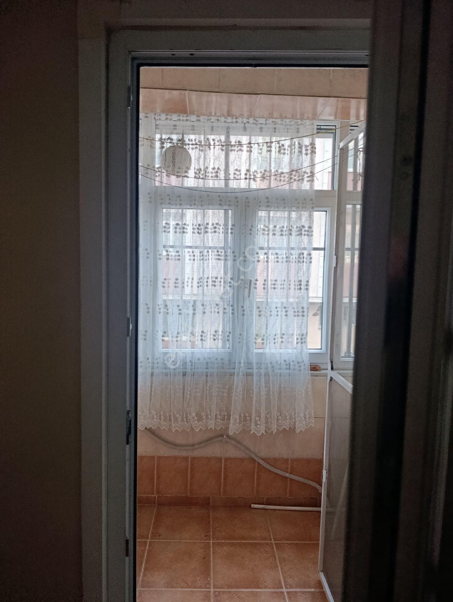 Araz Gayrimenkul 75 Yıl Mah.satılık 3+1 Bodrum Daire - Görsel 5