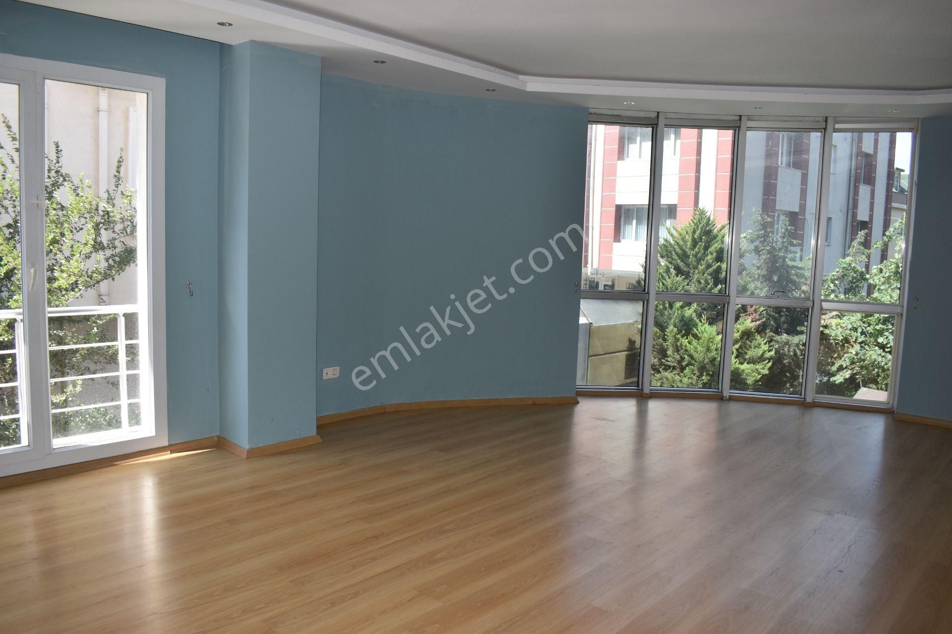 Büyükçekmece Atatürk Mah Havuzlu Sitede Ultra Lüks 4+2 Kiralık Dubleks