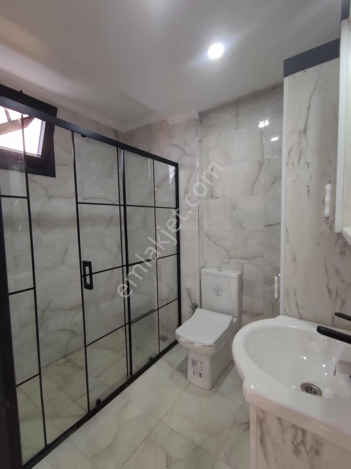 Qzen Gayrimenkul'den Geniş Bahçeli Otoparklı 3+1 Villa - Görsel 5