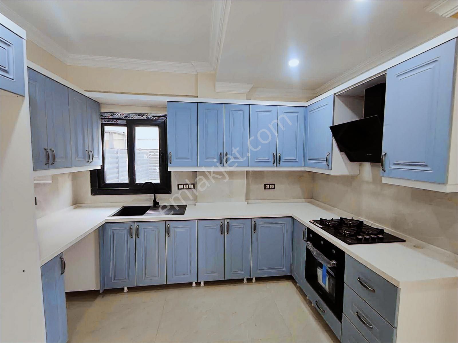 Qzen Gayrimenkul'den Geniş Bahçeli Otoparklı 3+1 Villa - Görsel 3