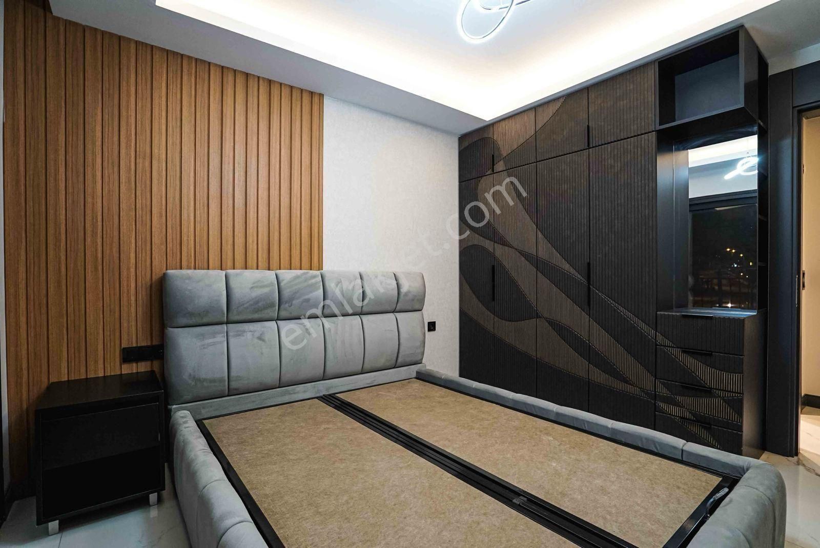 Kuşadası Merkezi Konumda 500 M2 Arsa İçinde Özel Havuzlu Müstakil 4+1 Villa - Görsel 31