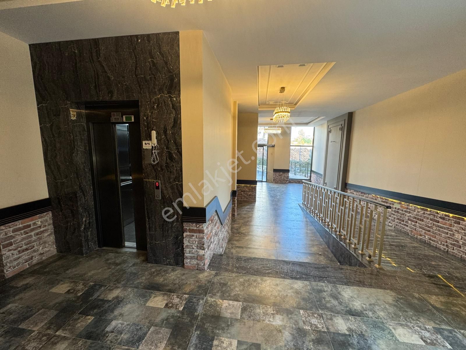 Ergünden 50. Yılda Site İçinde 3+1 Geniş Ve Modern Satılık Daire - Görsel 31