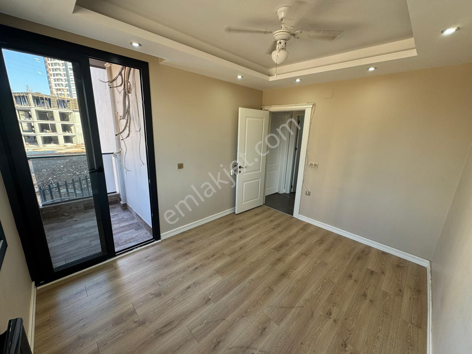 Ergünden 50. Yılda Site İçinde 3+1 Geniş Ve Modern Satılık Daire - Görsel 13