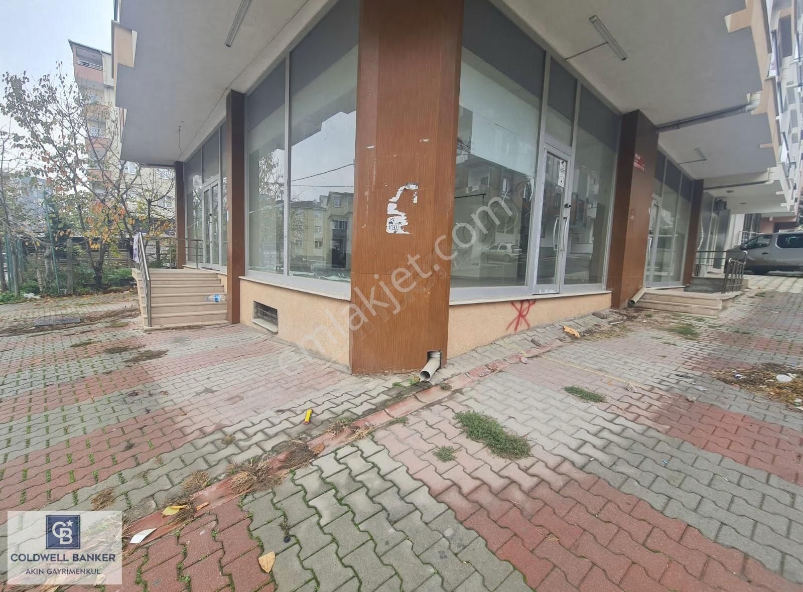 Yenidoğan 'da Kiralık Dükkan