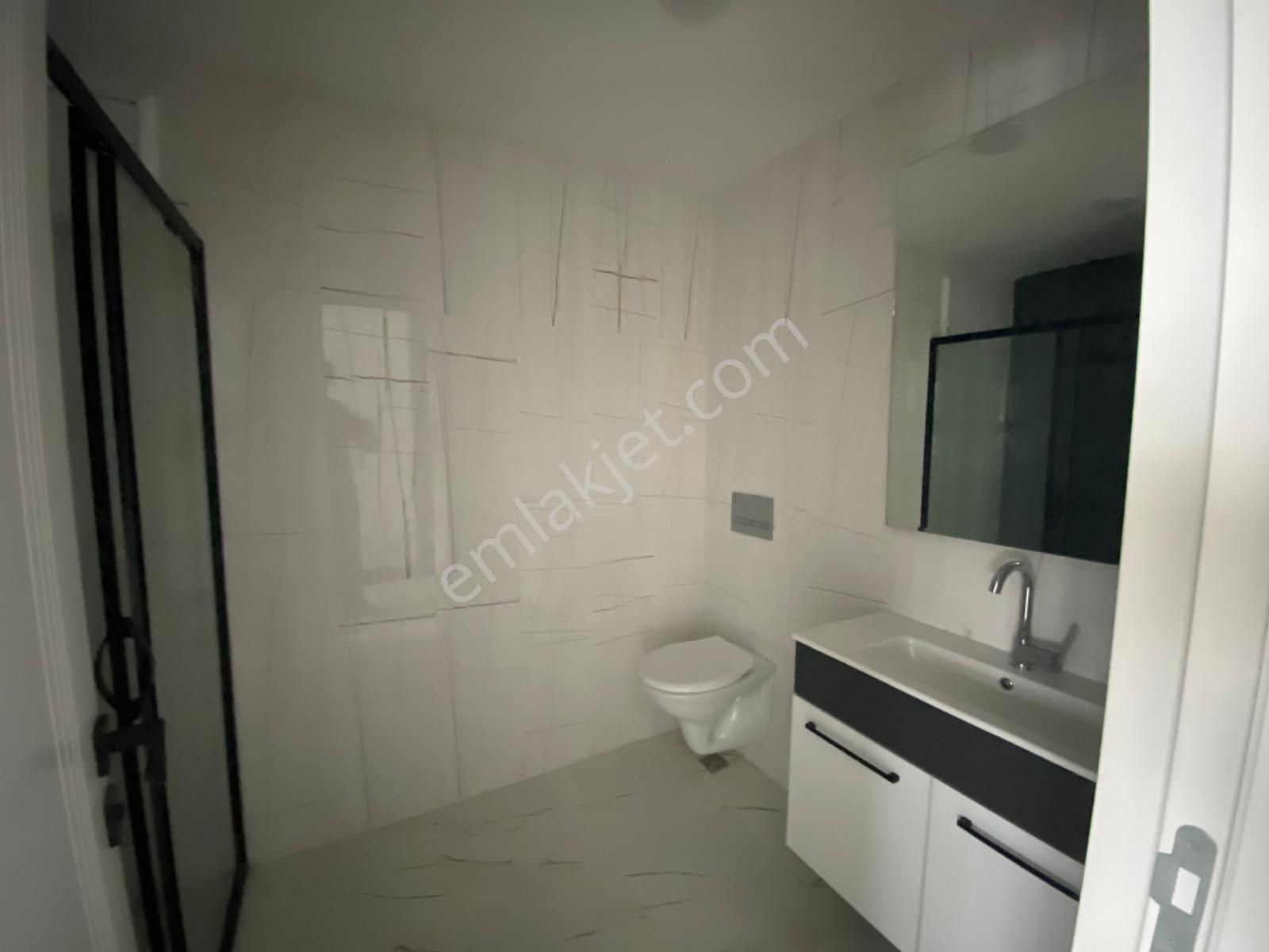 Tece Deniz Mah.de Açık/kapalı Otoparklı & Havuzlu Geniş 3+1 - Görsel 16