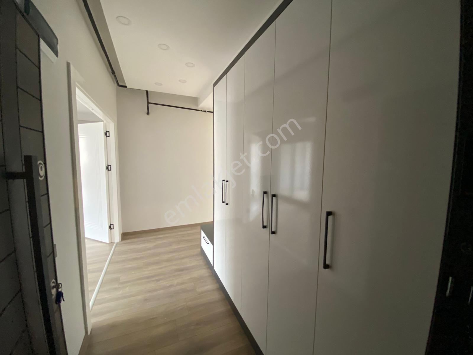 Tece Deniz Mah.de Açık/kapalı Otoparklı & Havuzlu Geniş 3+1 - Görsel 6