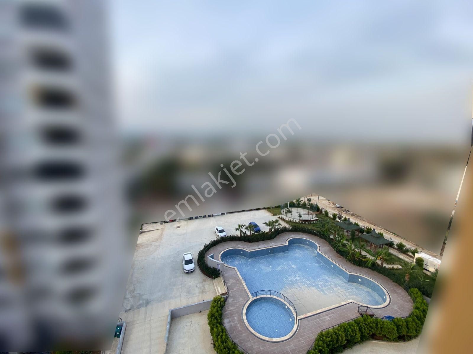 Tece Deniz Mah.de Açık/kapalı Otoparklı & Havuzlu Geniş 3+1